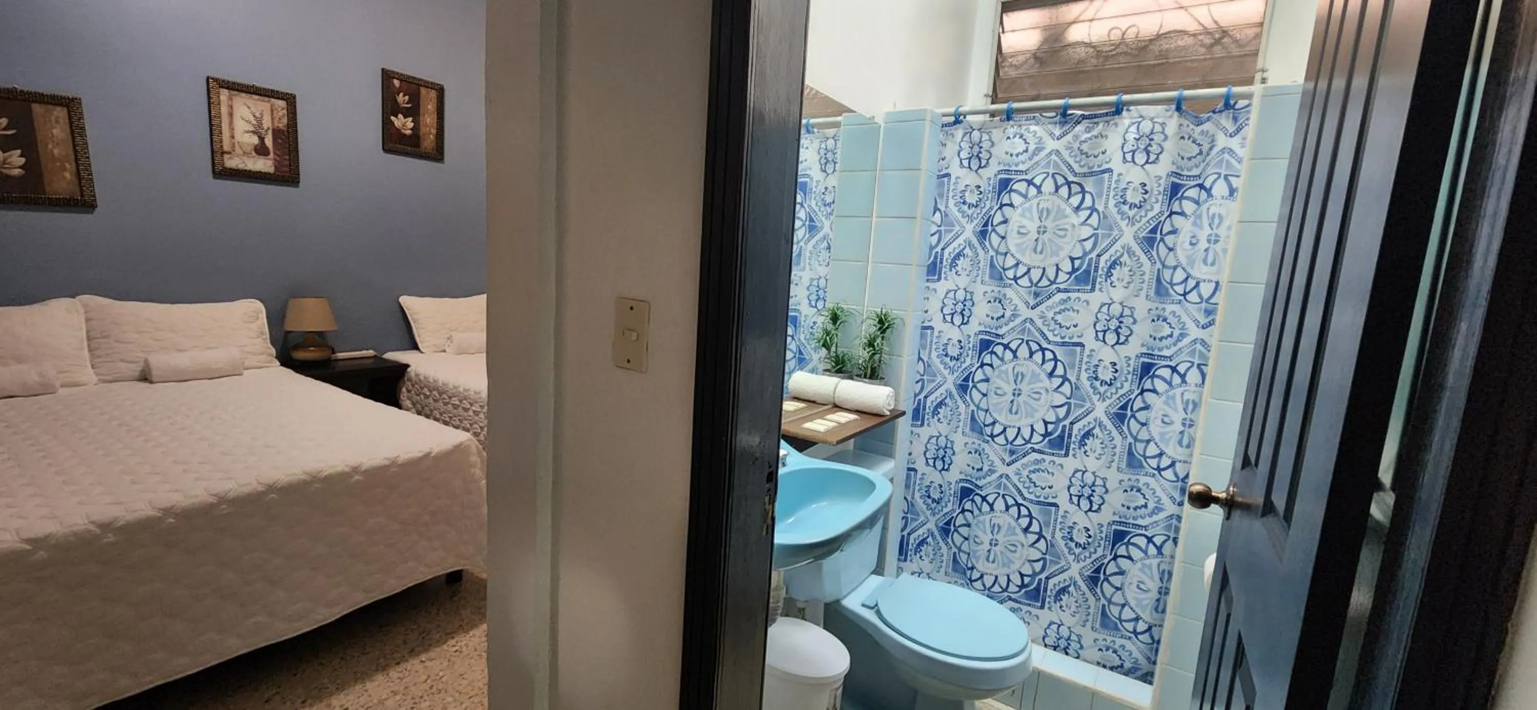 Bathroom, Bed in Casa Altamira