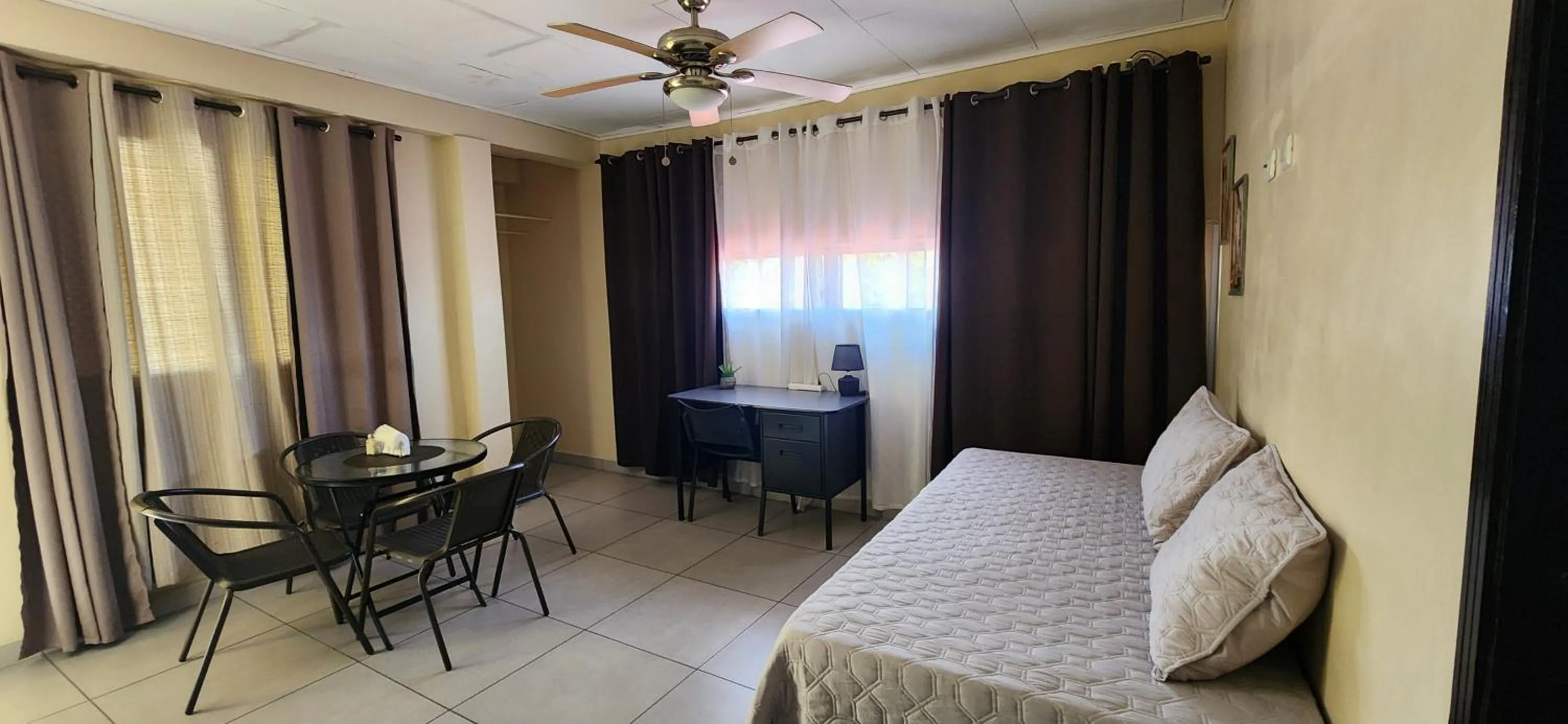 Seating area, Bed in Casa Altamira