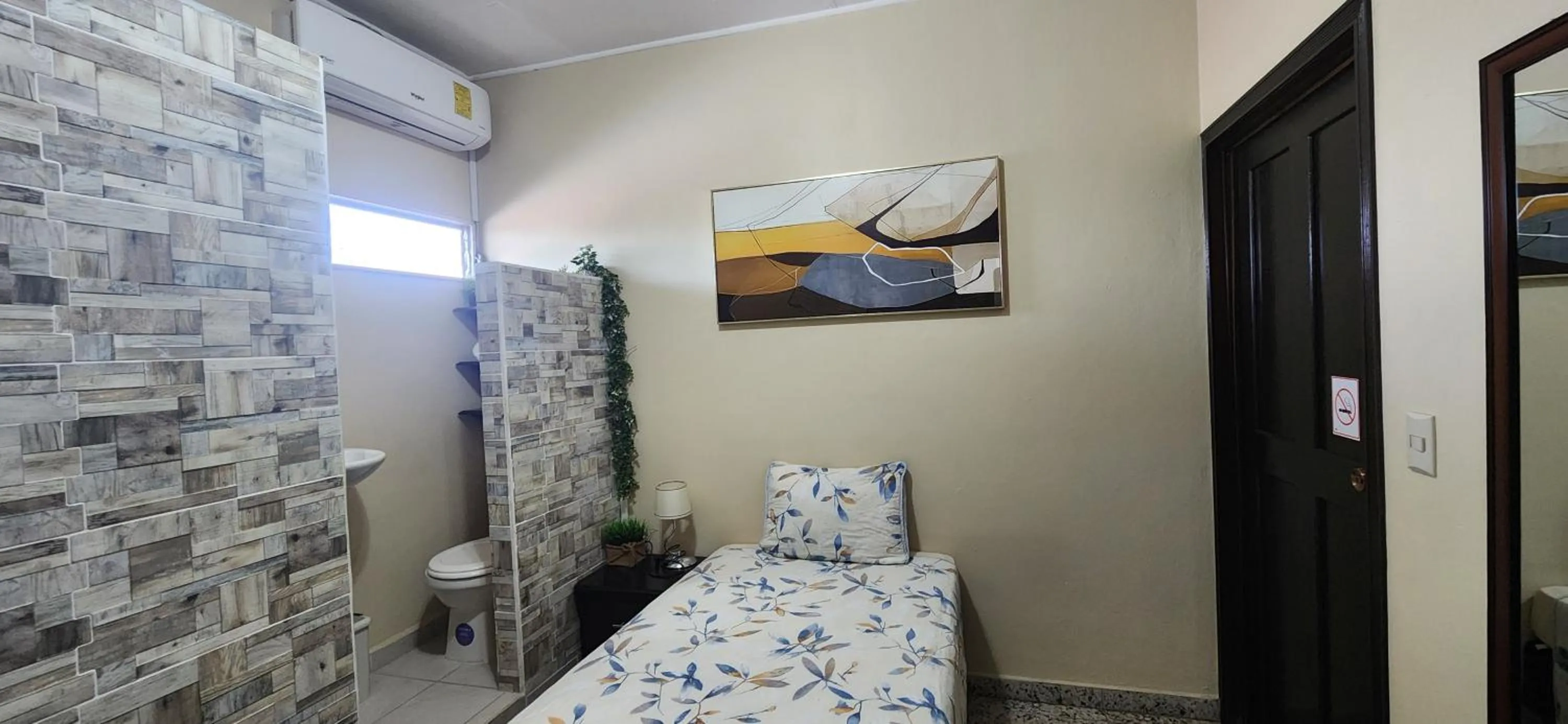 Bathroom, Bed in Casa Altamira