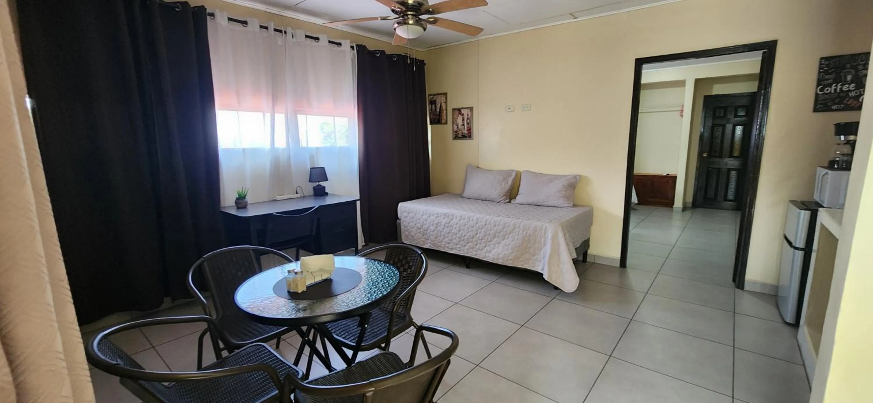 Seating area, Bed in Casa Altamira