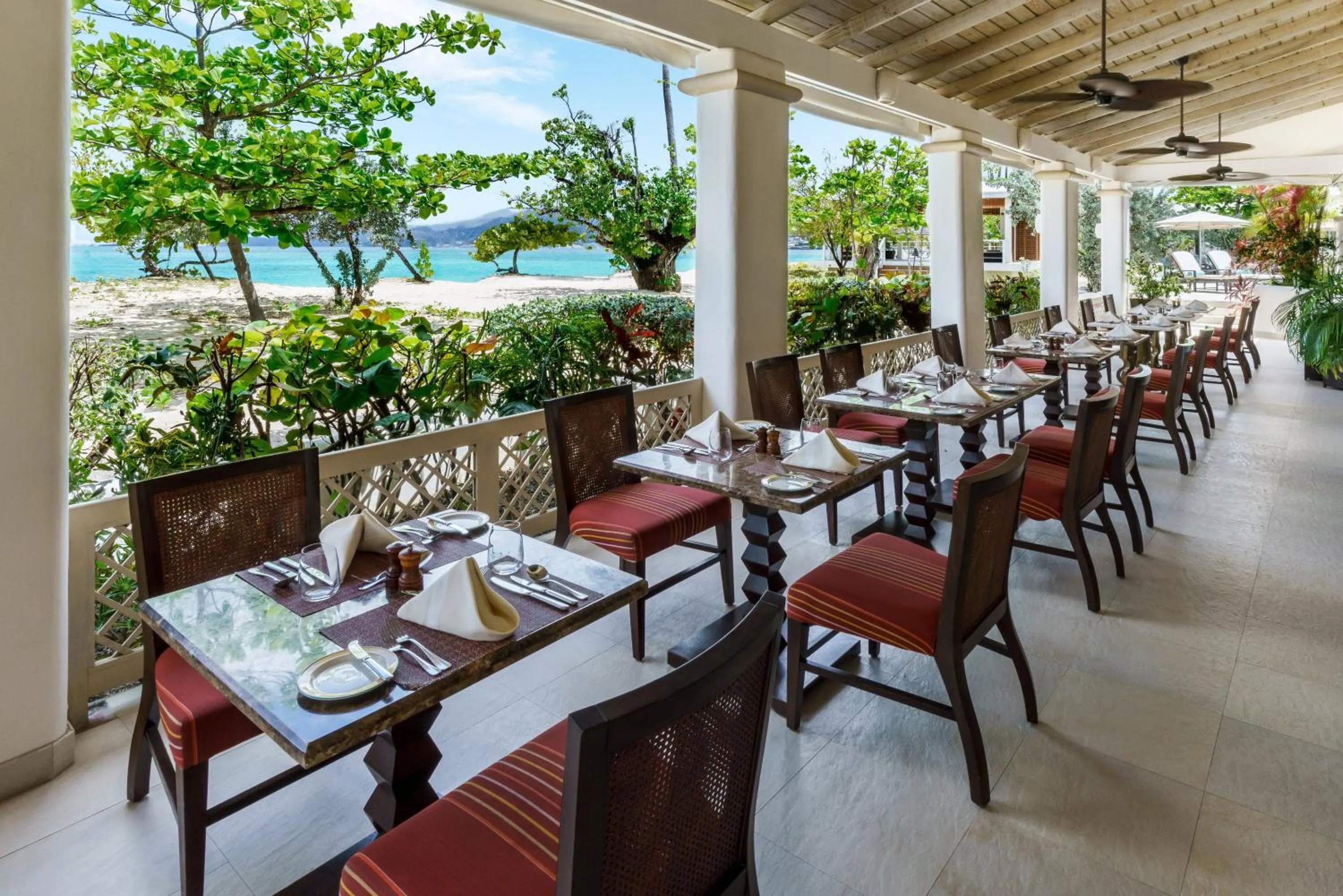 Restaurant/places to eat in Spice Island Beach Resort
