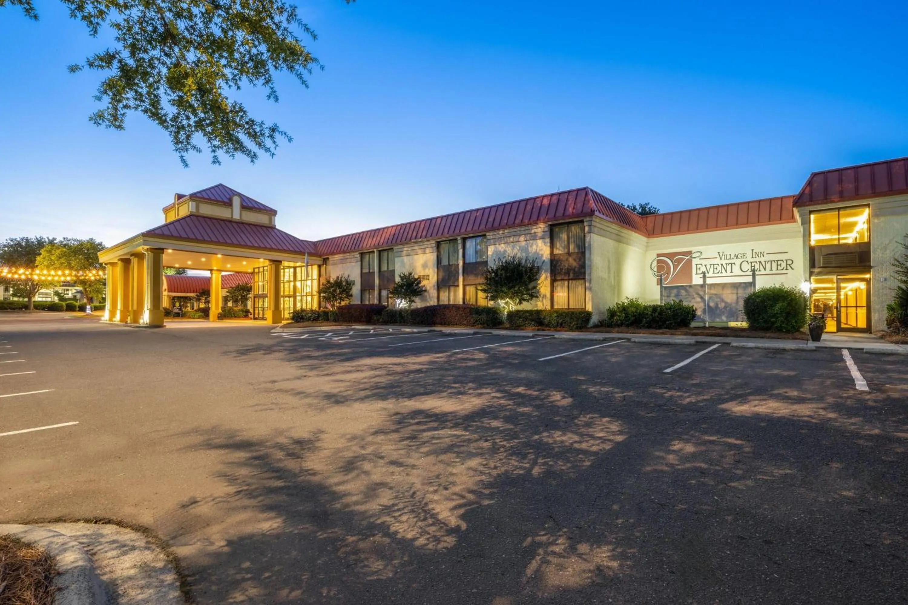 Property building in Village Inn Clemmons-Winston Salem, Trademark by Wyndham