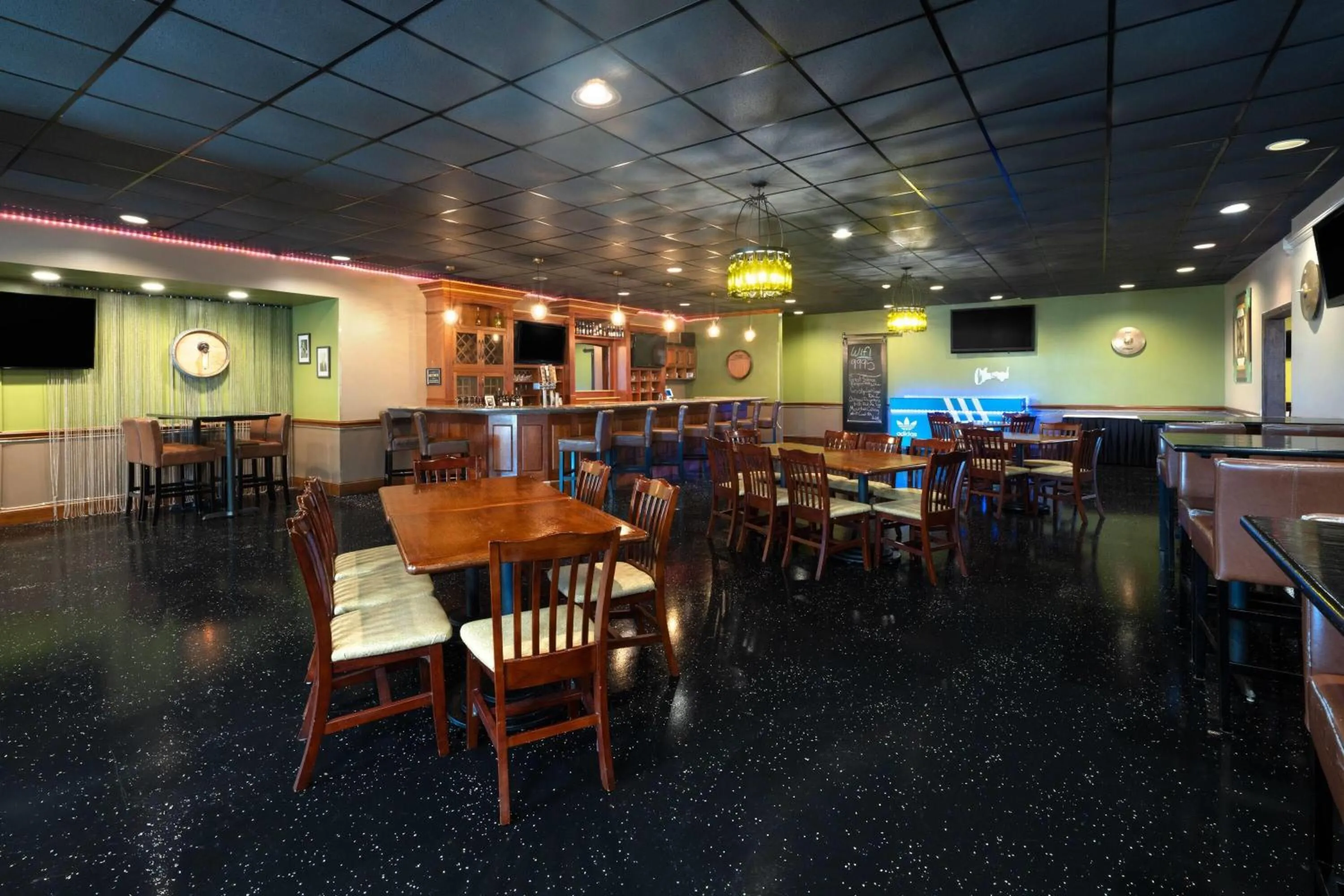 Lounge or bar in Village Inn Clemmons-Winston Salem, Trademark by Wyndham