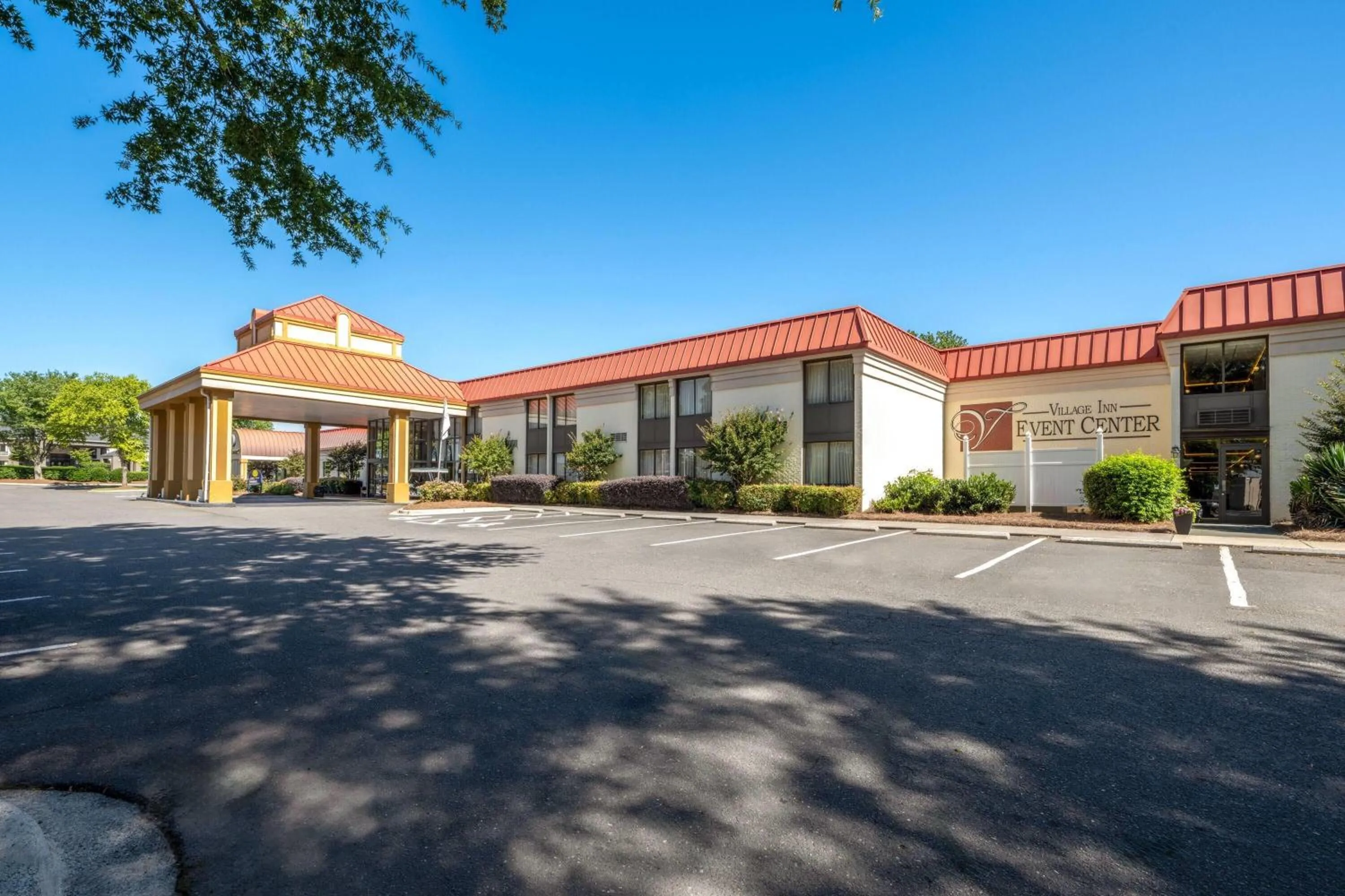 Property building in Village Inn Clemmons-Winston Salem, Trademark by Wyndham