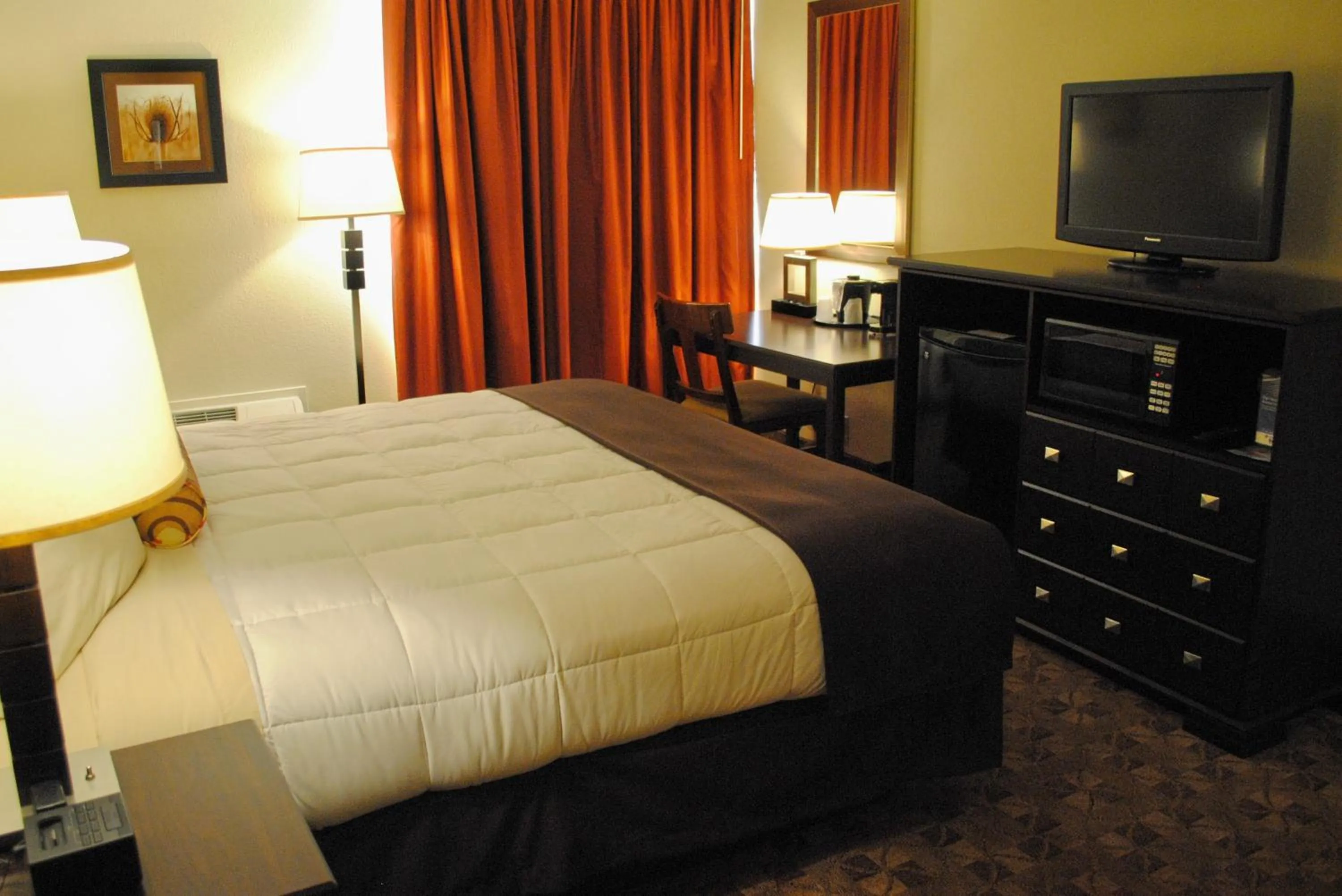 Bed in Village Inn Clemmons-Winston Salem, Trademark by Wyndham