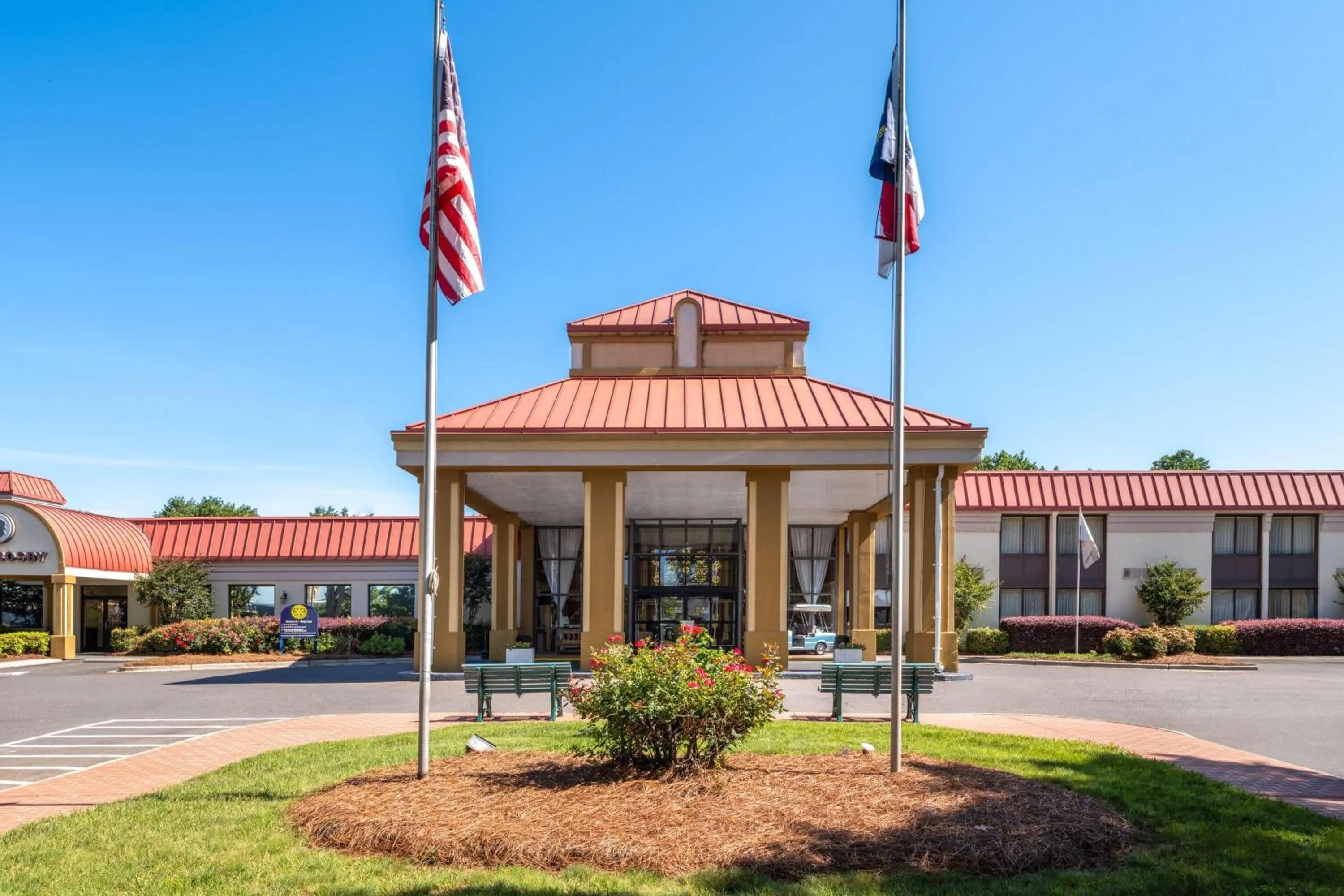 Property building in Village Inn Clemmons-Winston Salem, Trademark by Wyndham
