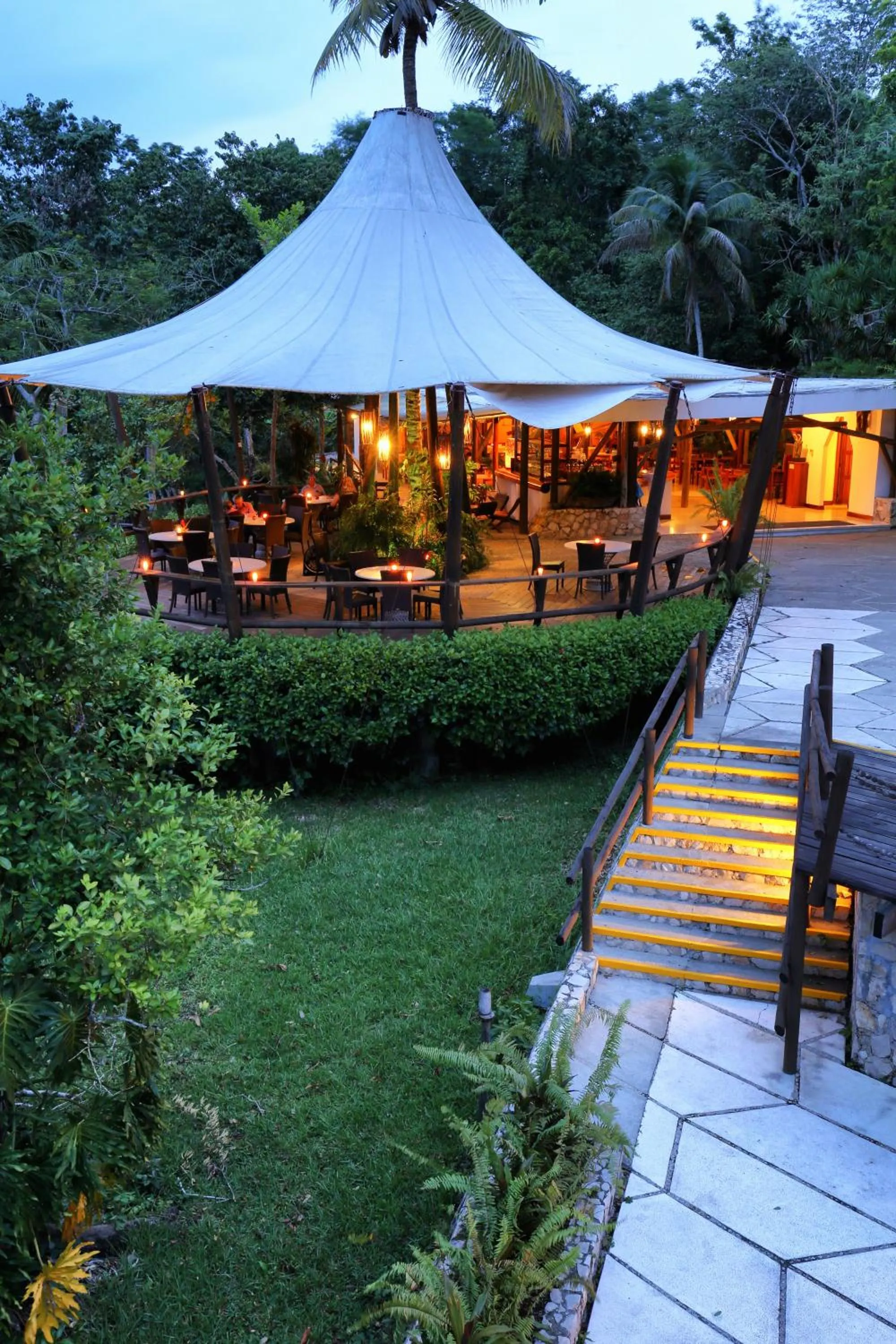 Property building in Villa Maya