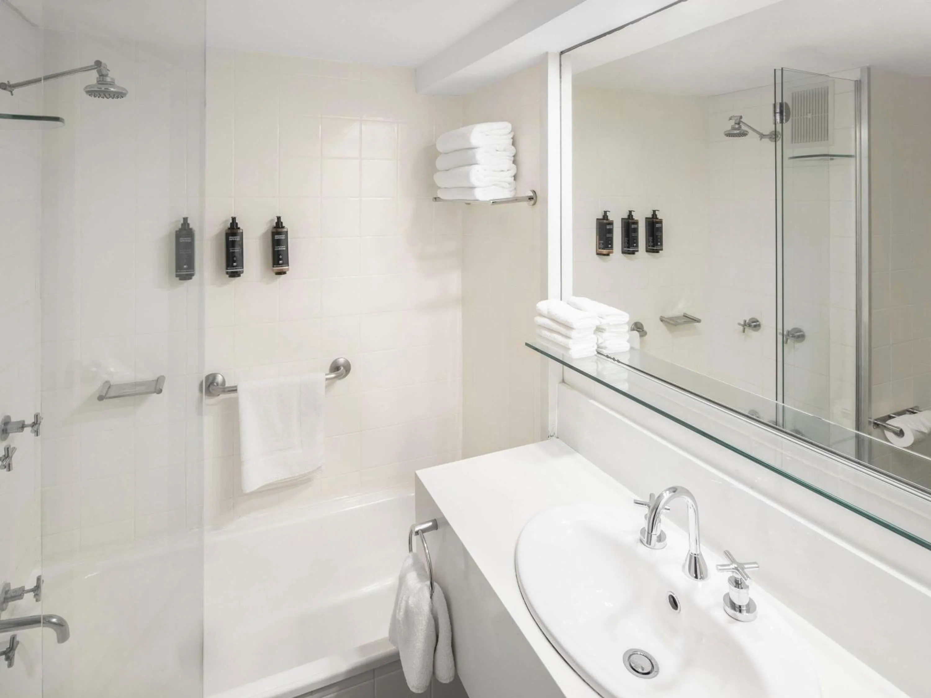 Bedroom in Mercure Newcastle