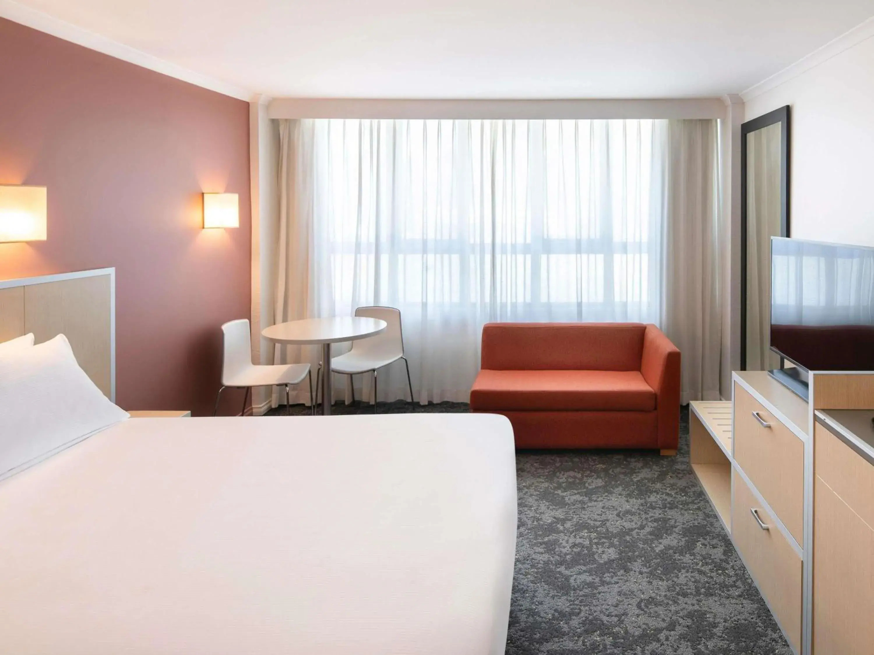 Standard King Room in Mercure Newcastle Standard King Room in Mercure Newcastle