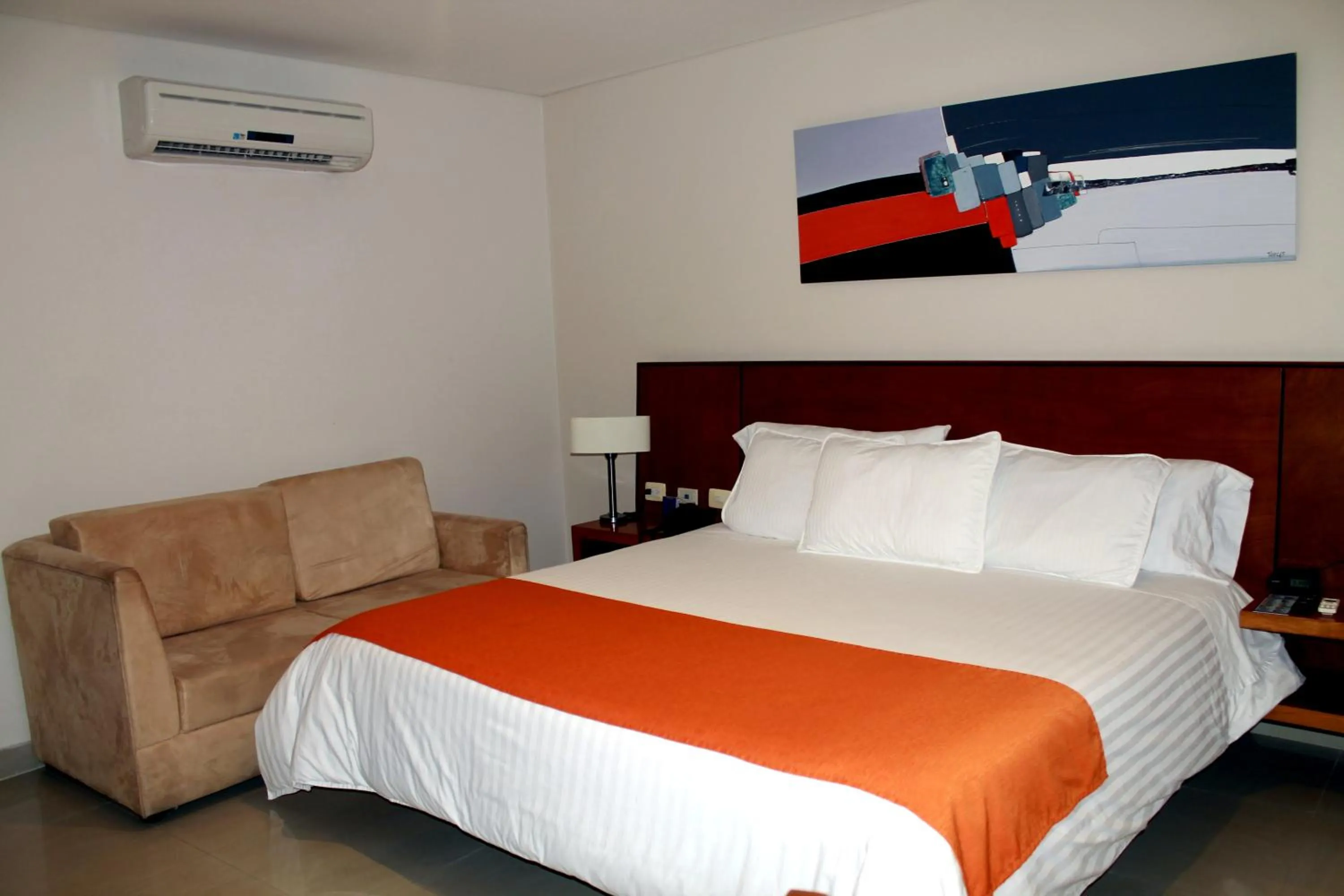 Bed in Hotel Atrium Plaza