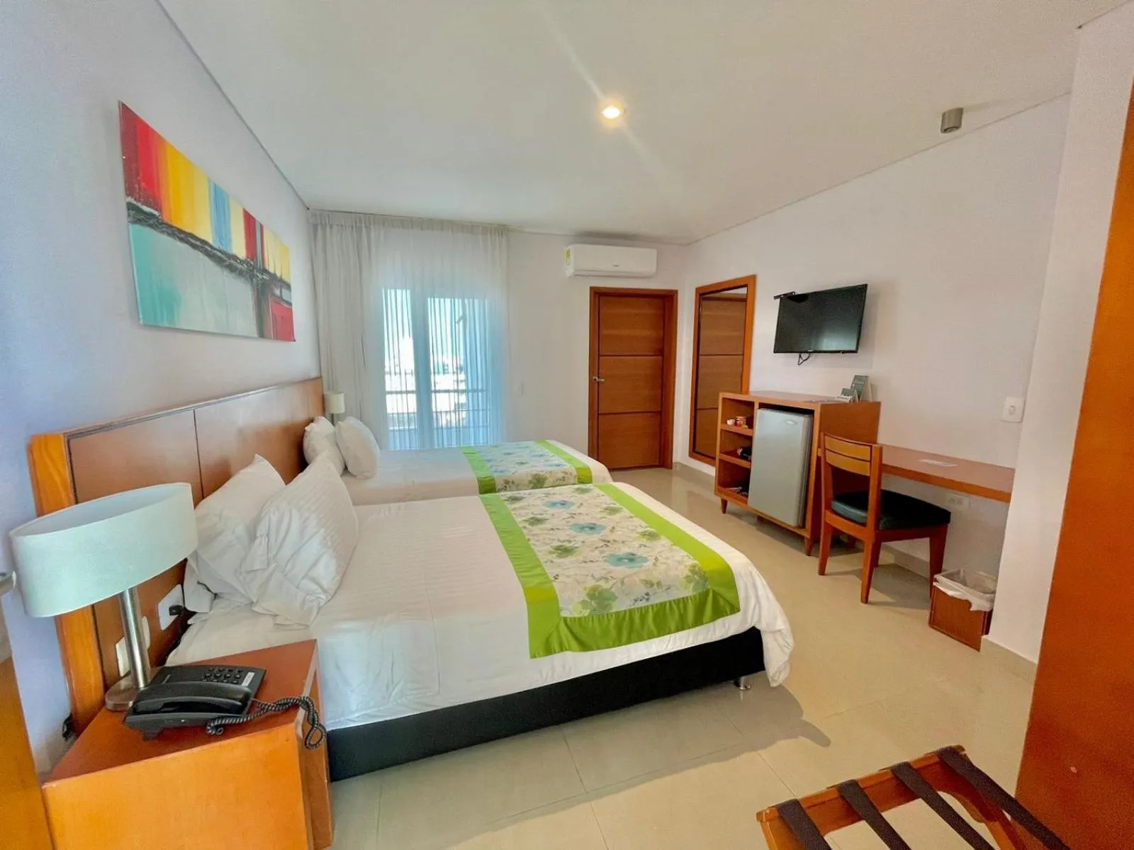 Photo of the whole room, Bed in Hotel Atrium Plaza