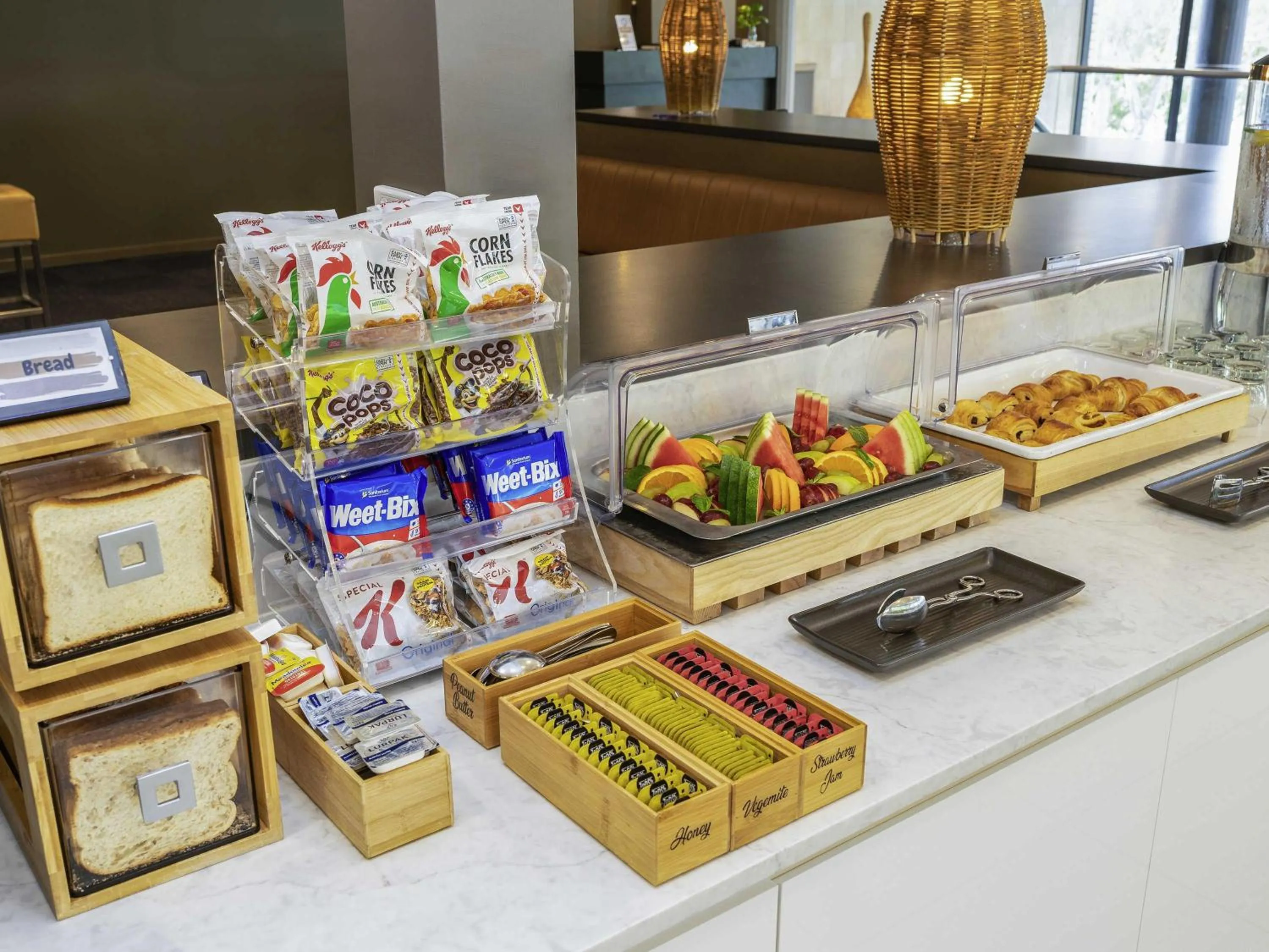 Restaurant/places to eat in Mercure Rockhampton