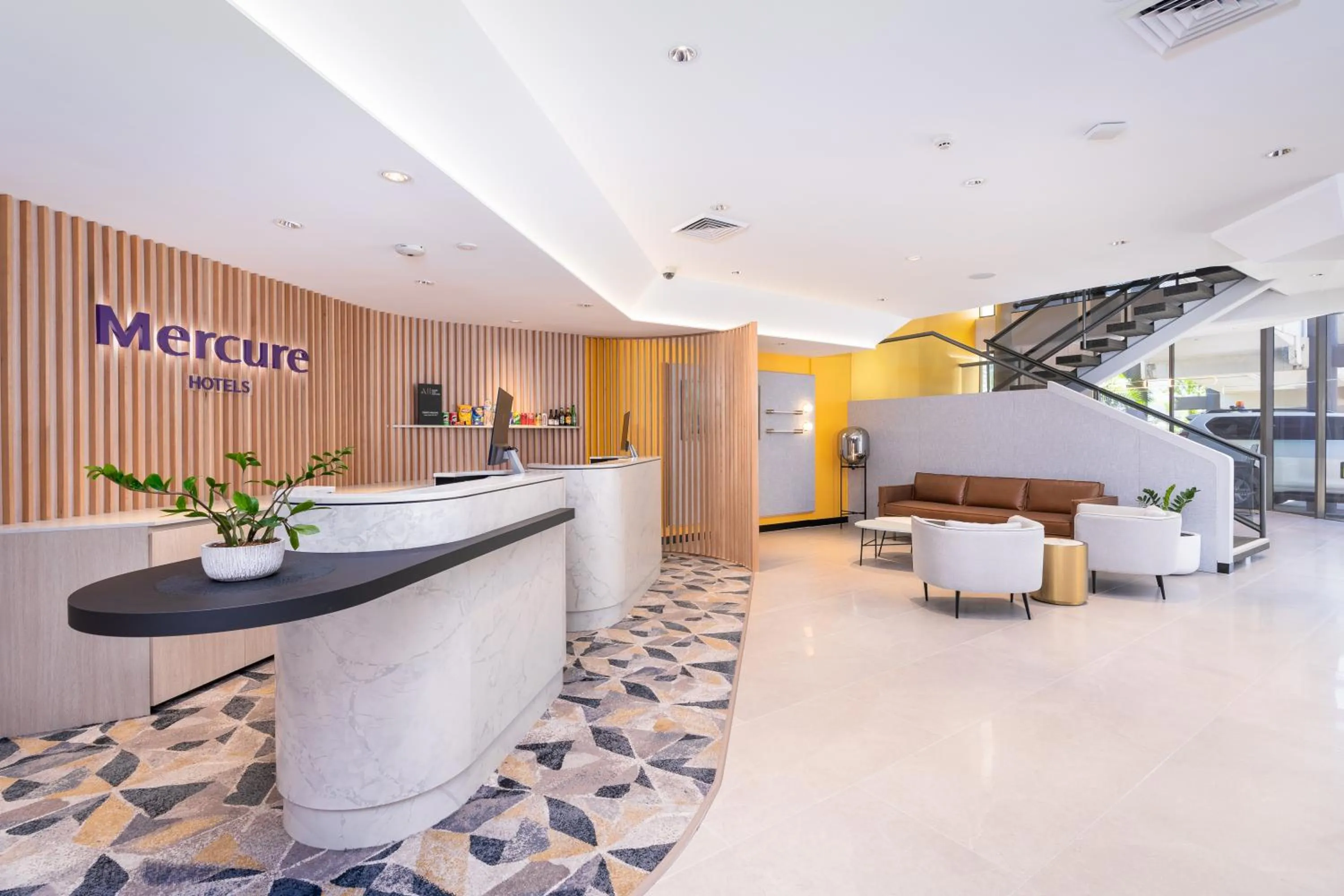 Lobby or reception in Mercure Rockhampton