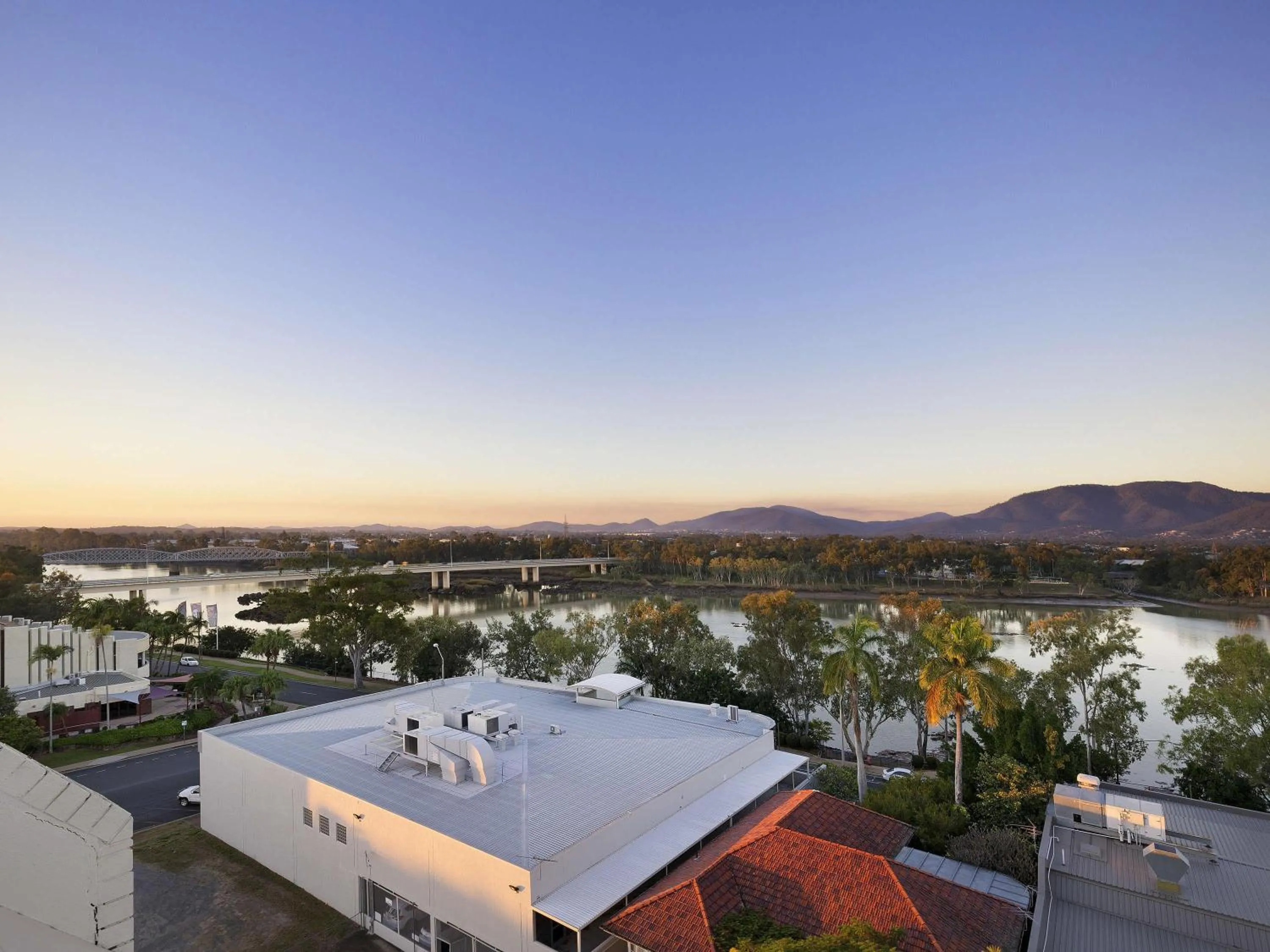 Property building in Mercure Rockhampton
