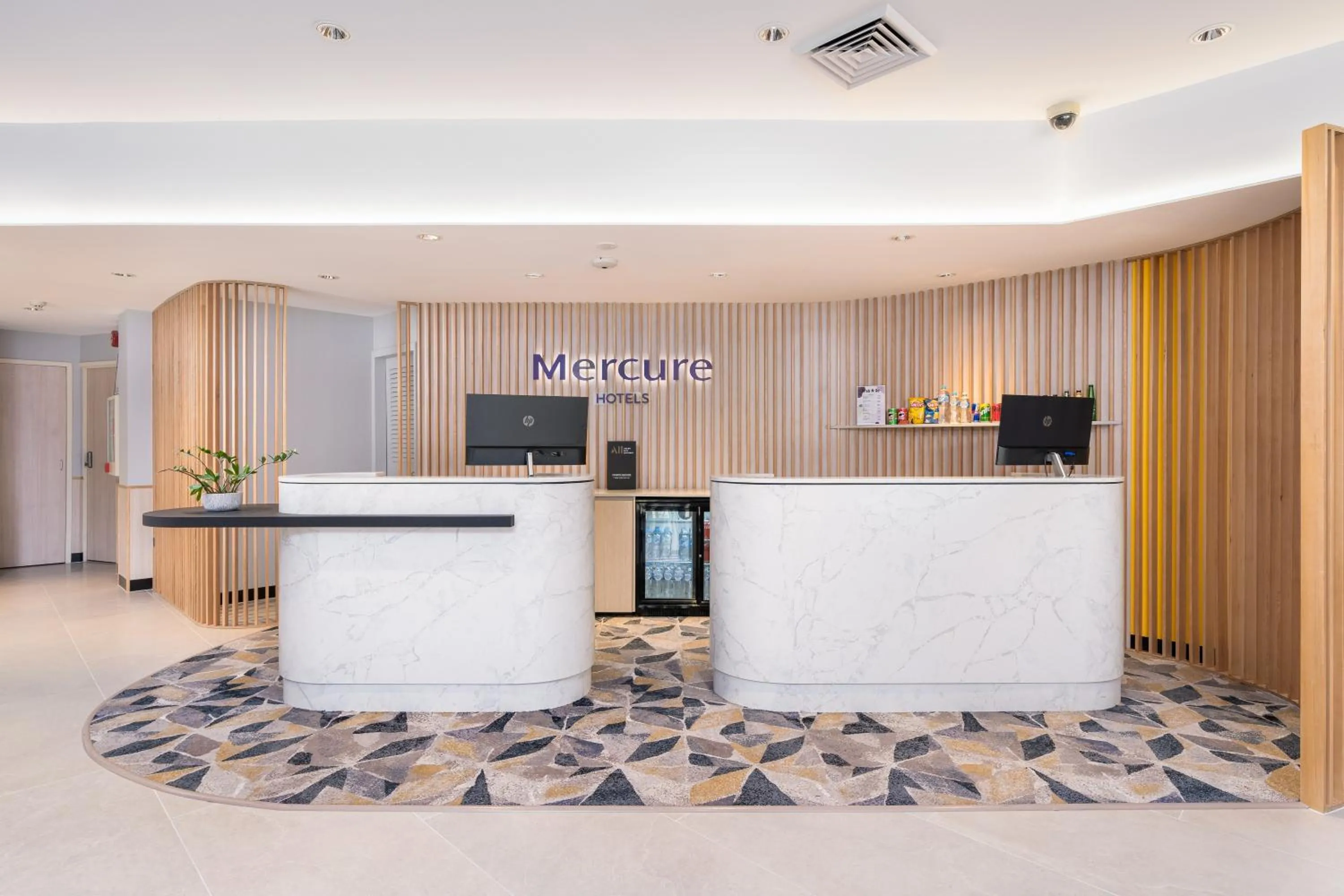 Lobby or reception in Mercure Rockhampton