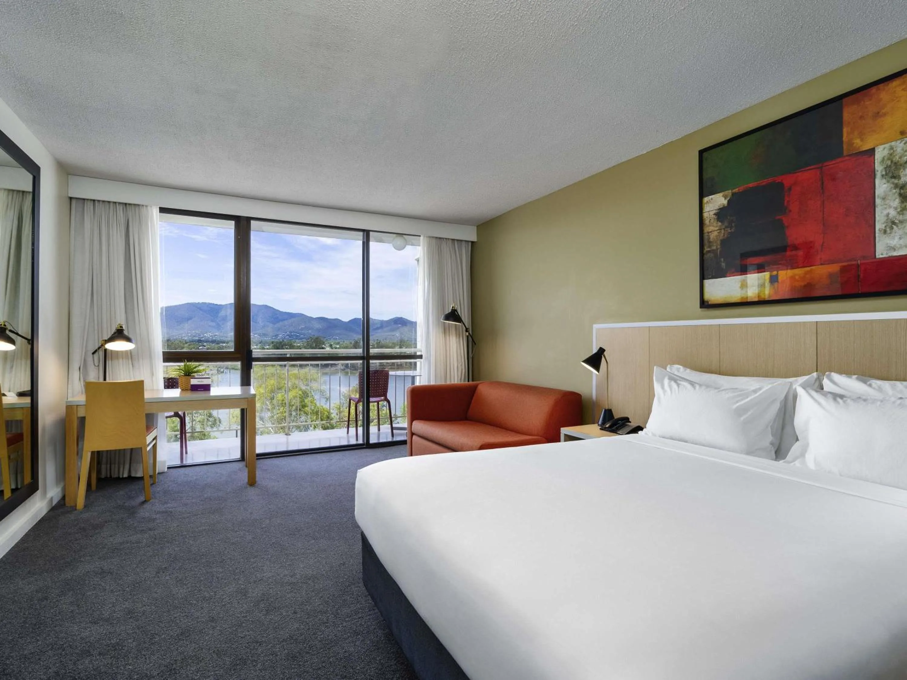 Bedroom, Bed in Mercure Rockhampton