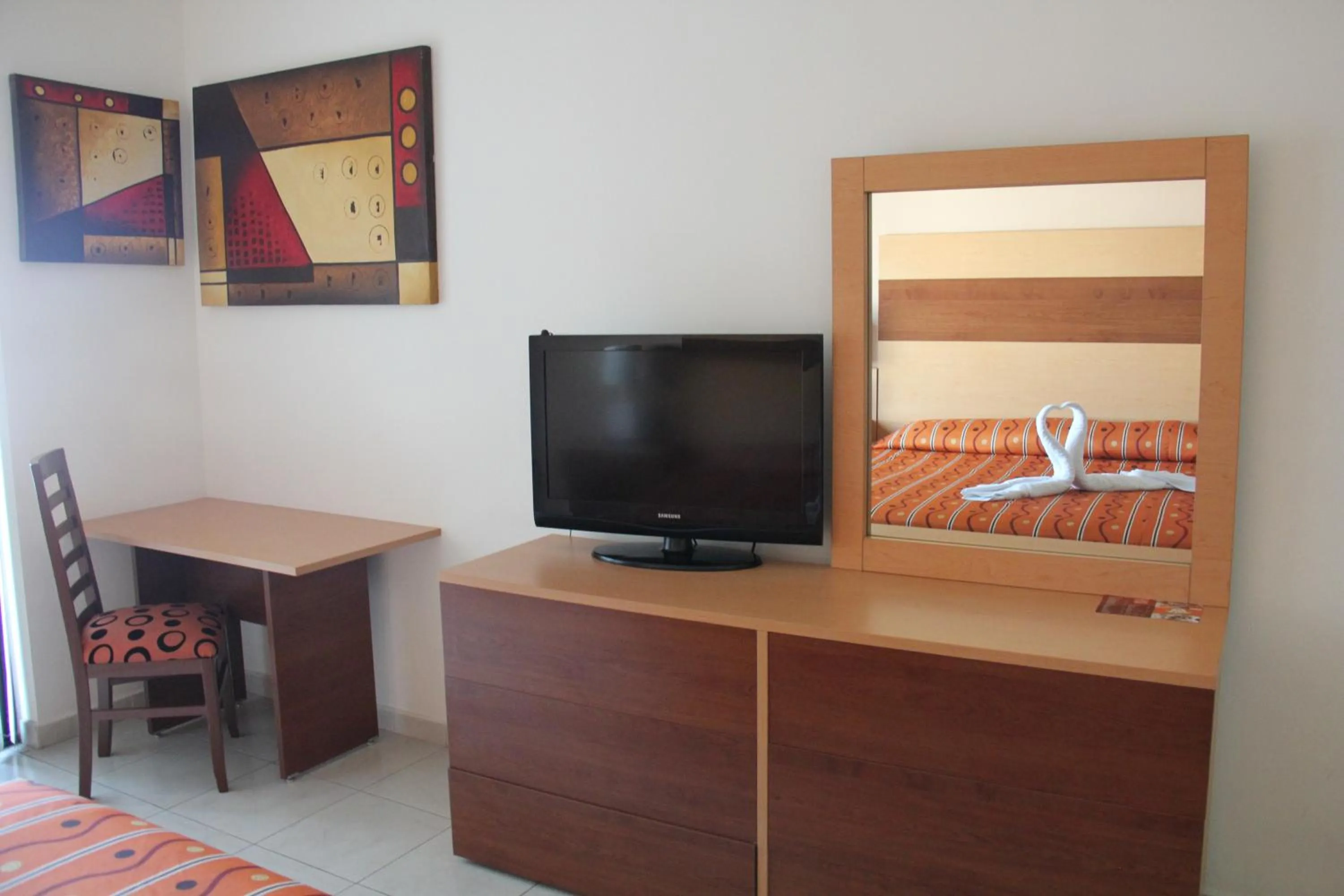 Photo of the whole room, Bed in Hotel Real Zapopan