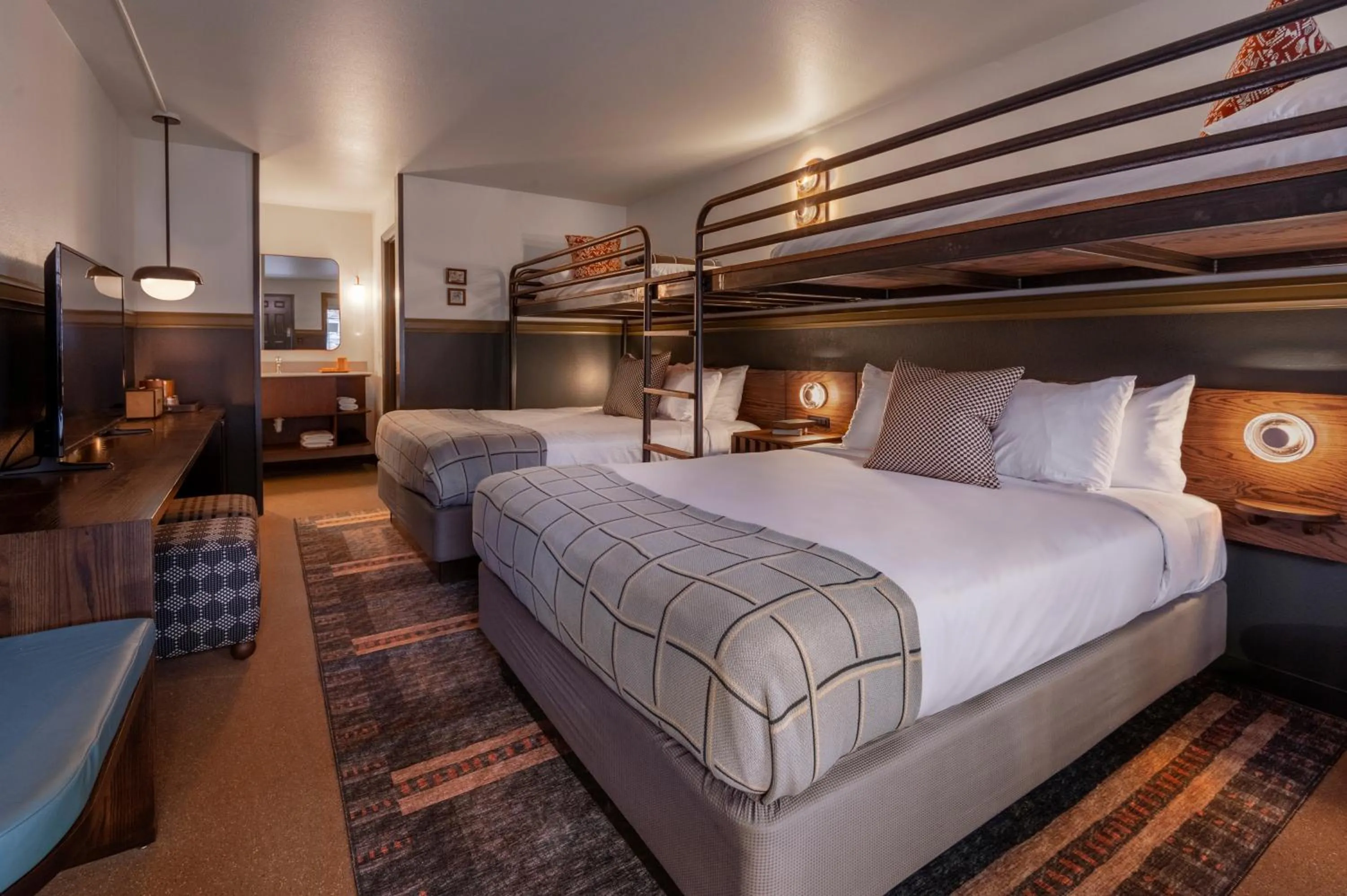 Bedroom, Bed in The Ozarker Lodge