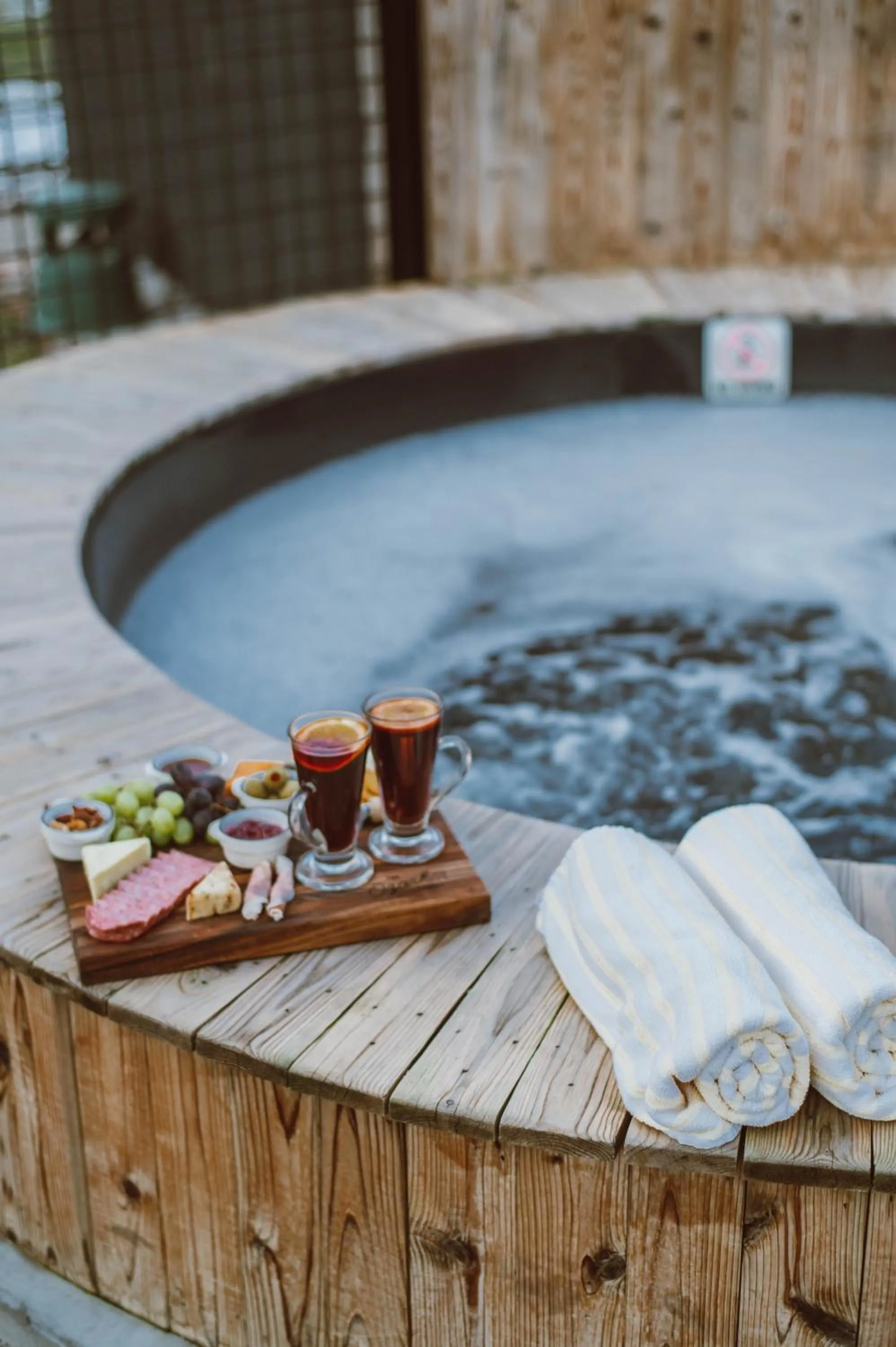 Hot Tub in The Ozarker Lodge