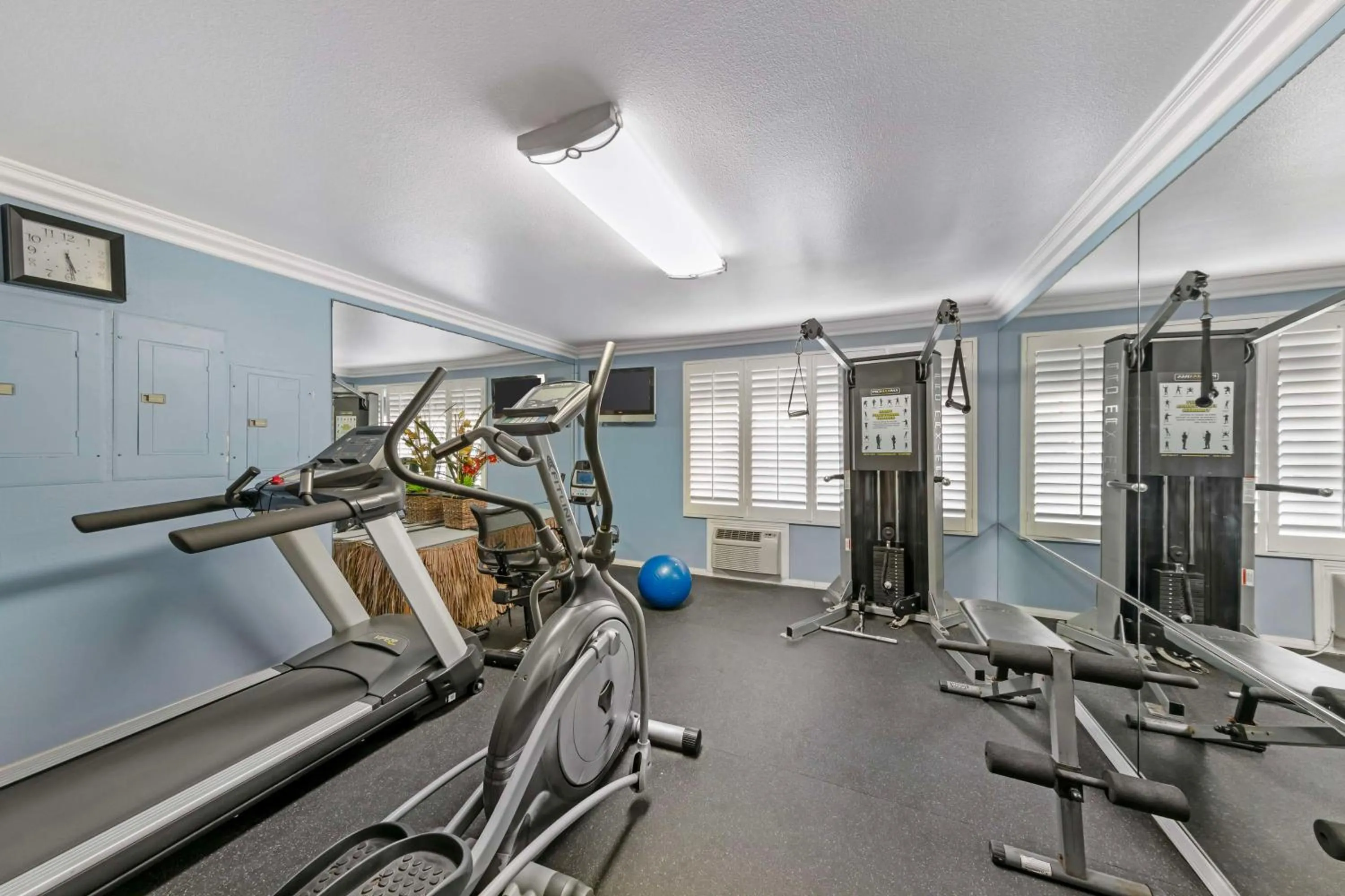 Fitness centre/facilities in Best Western Harbour Inn & Suites Huntington - Sunset Beach