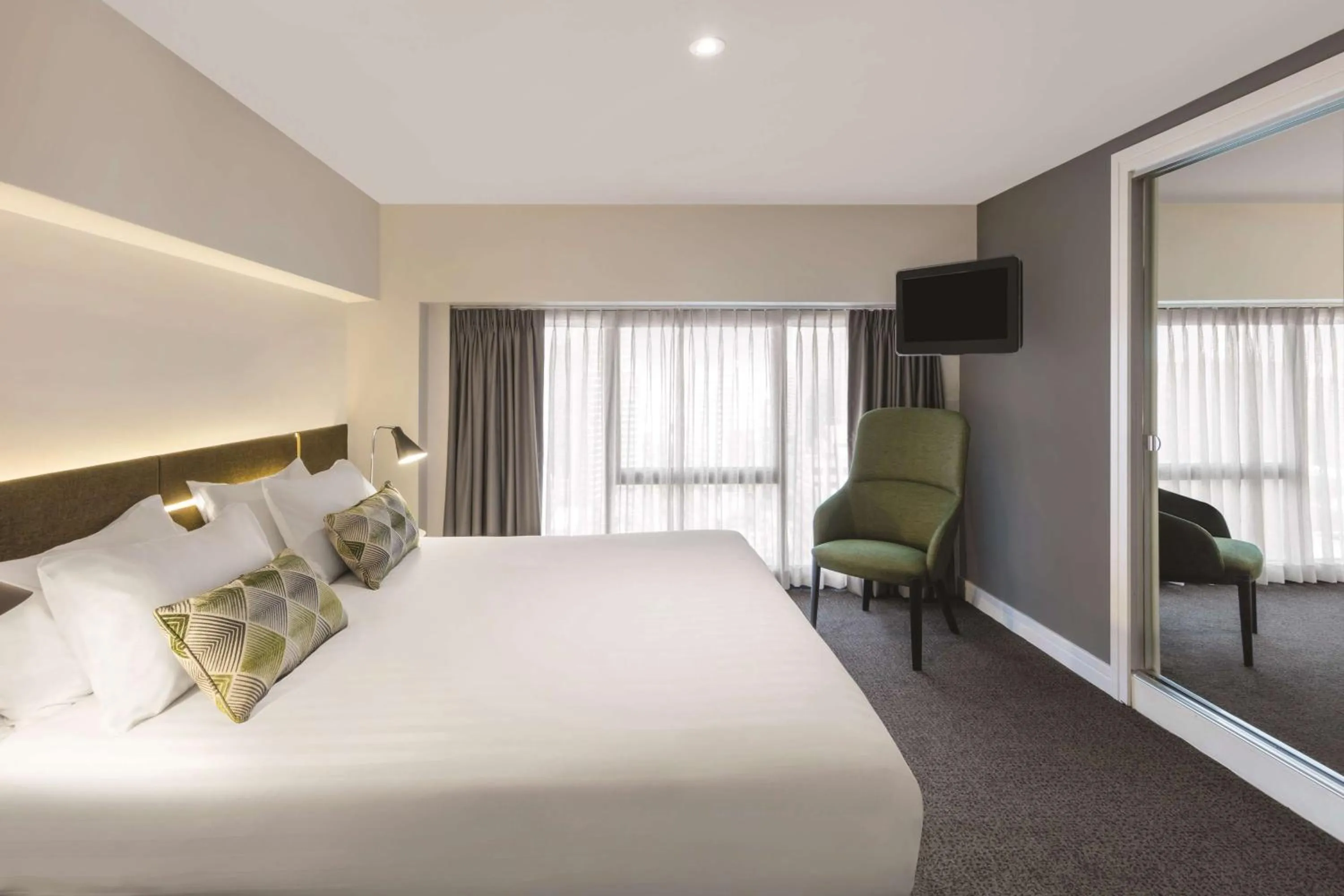 Bedroom, Bed in Adina Apartment Hotel Melbourne