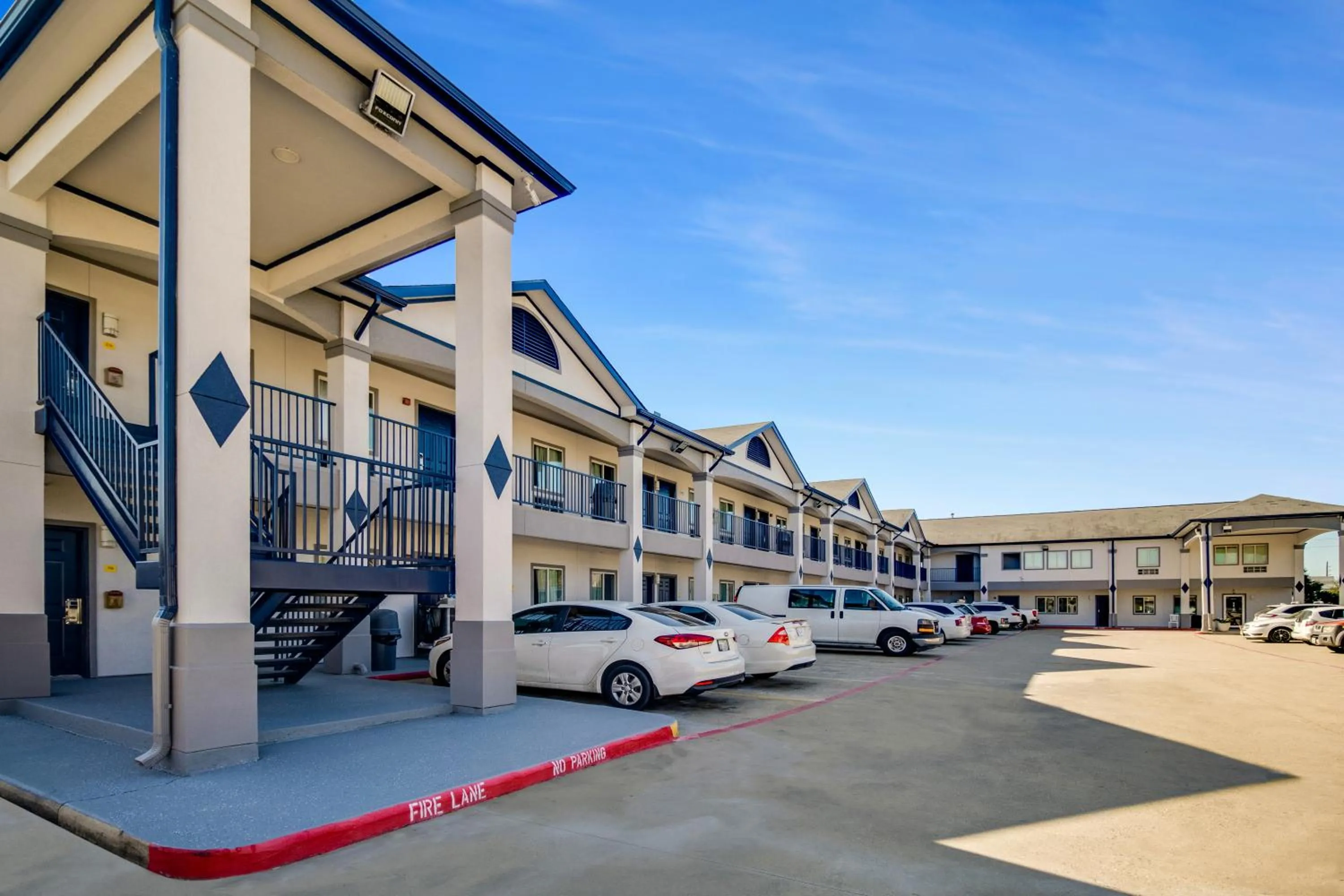 Property Building in Executive Inn & Suites