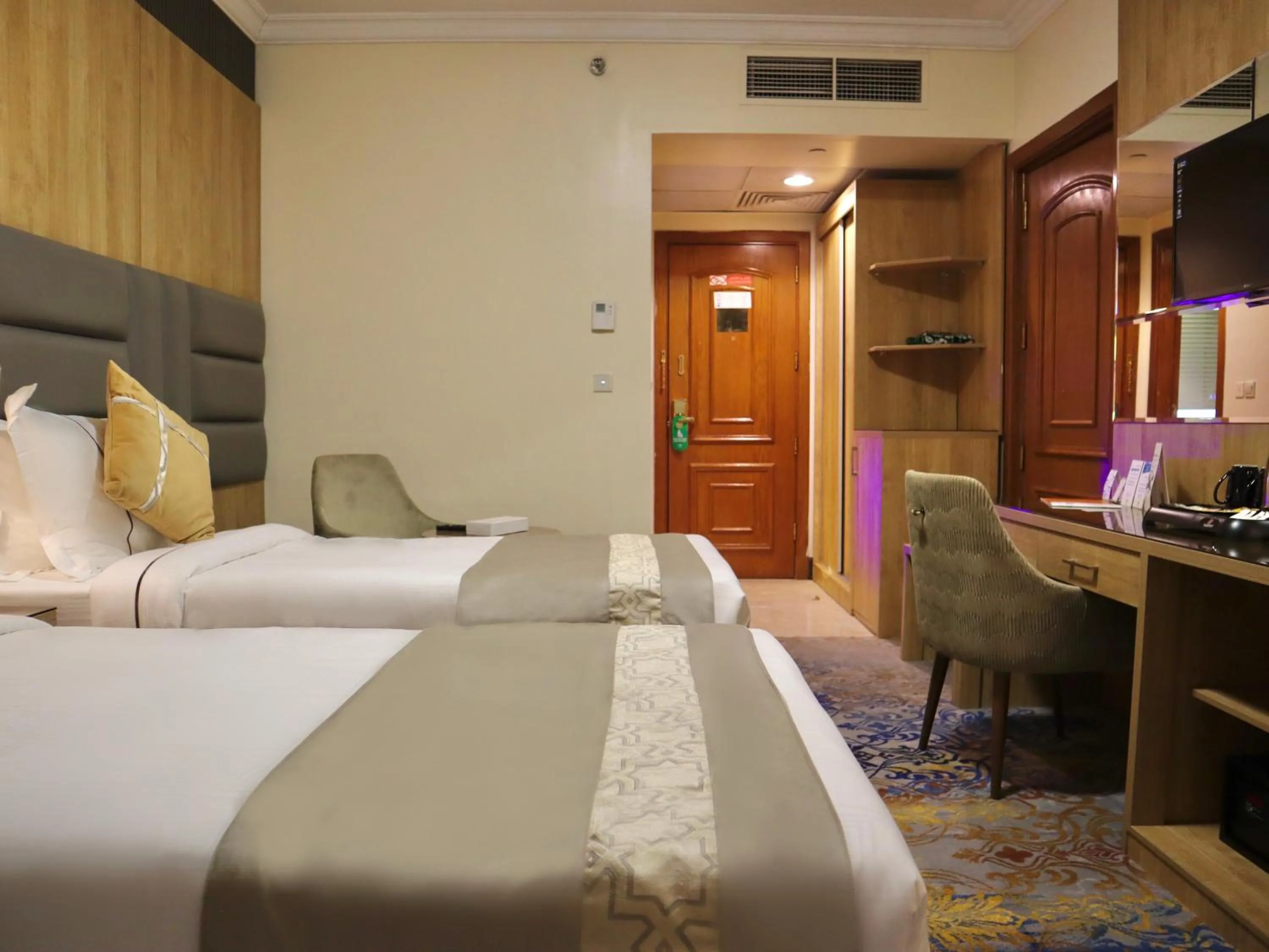 View (from property/room), Bed in Zowar Alalami Hotel