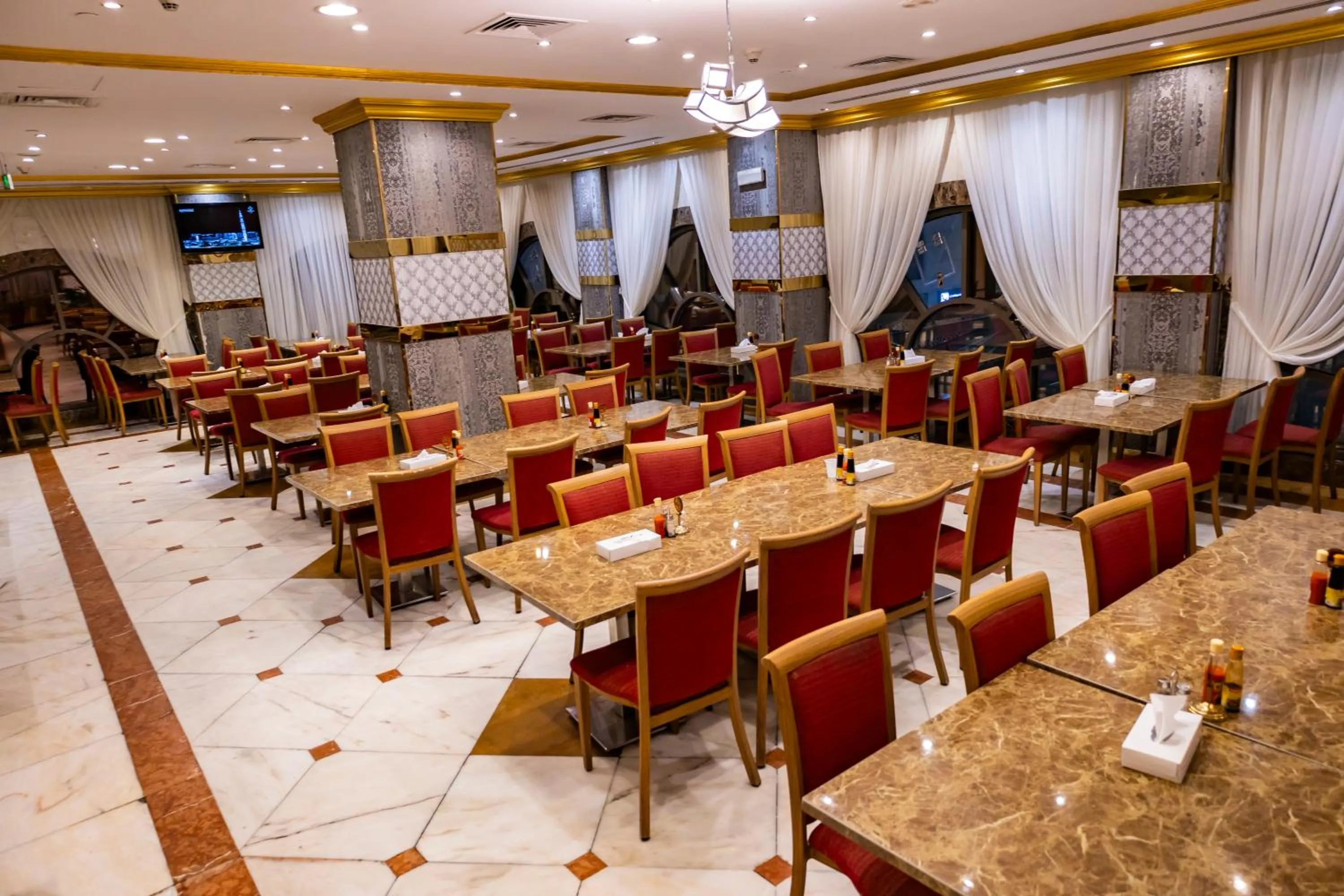 Restaurant/places to eat in Zowar Alalami Hotel