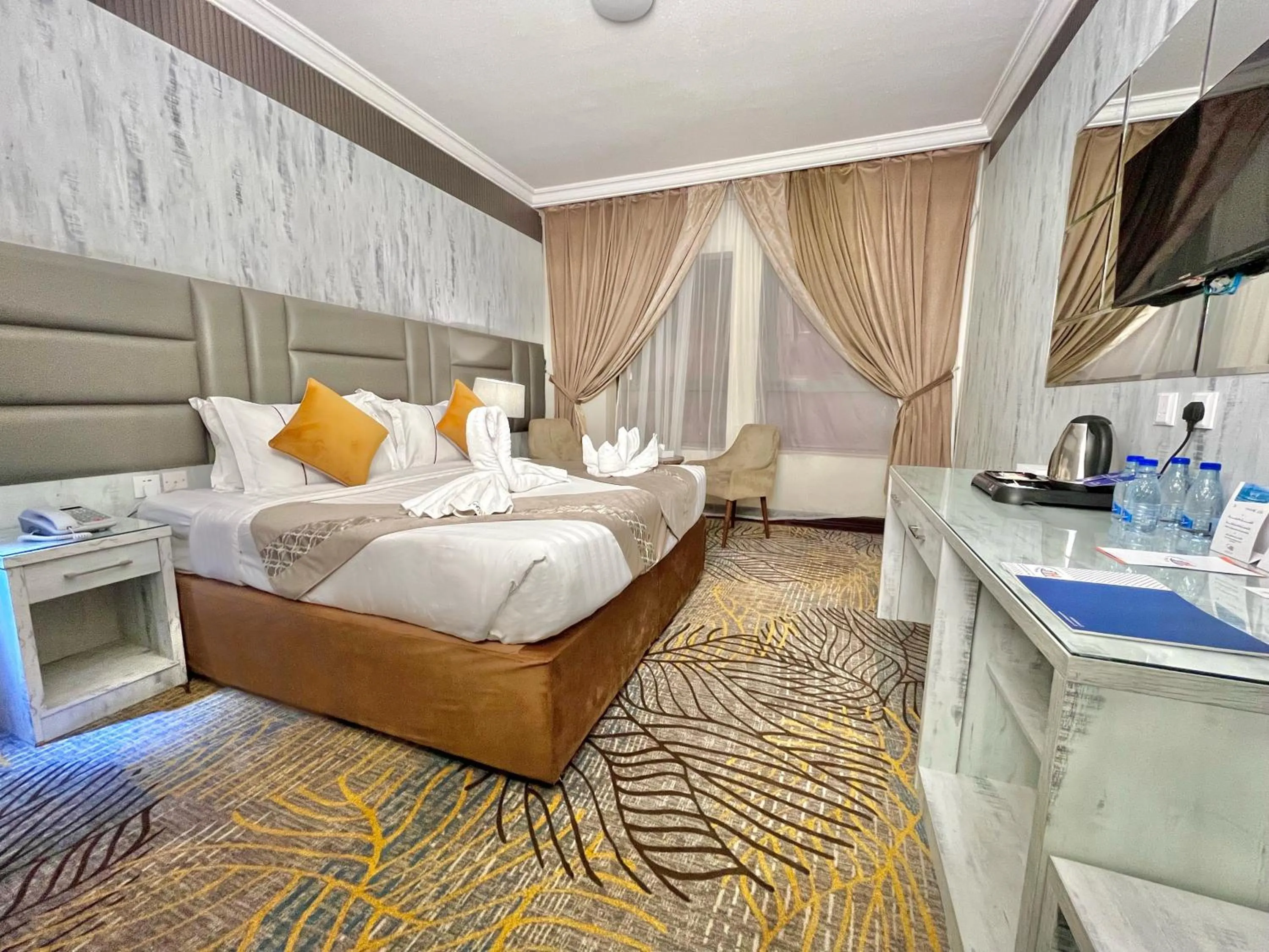 View (from property/room), Bed in Zowar Alalami Hotel