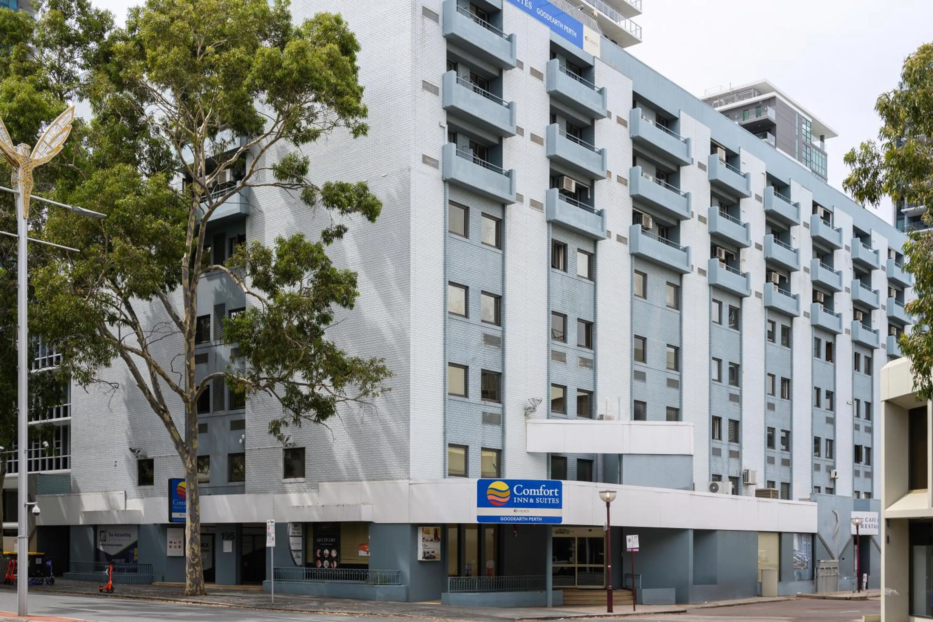 Property building in Comfort Inn & Suites Goodearth Perth