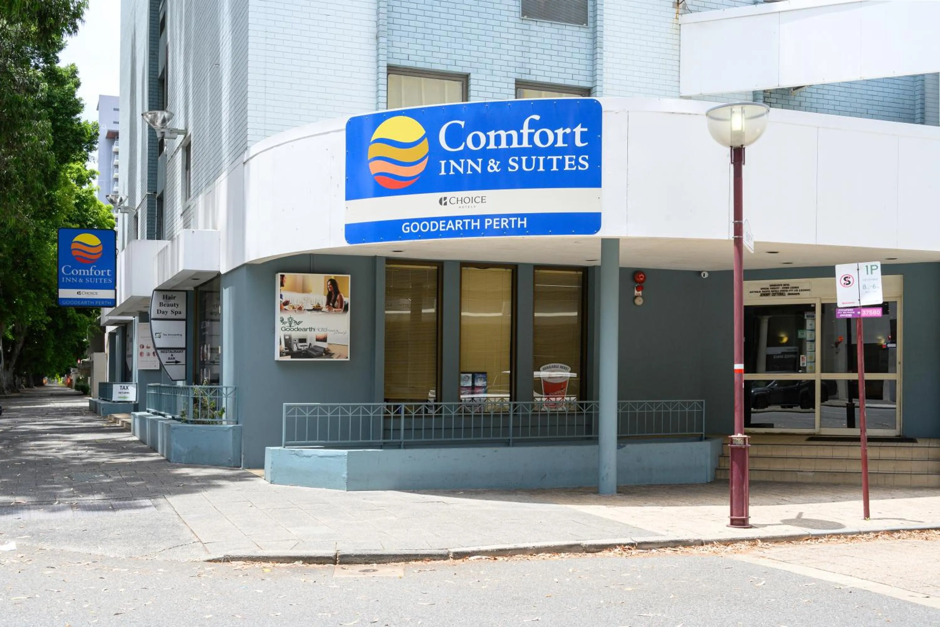 Property building in Comfort Inn & Suites Goodearth Perth