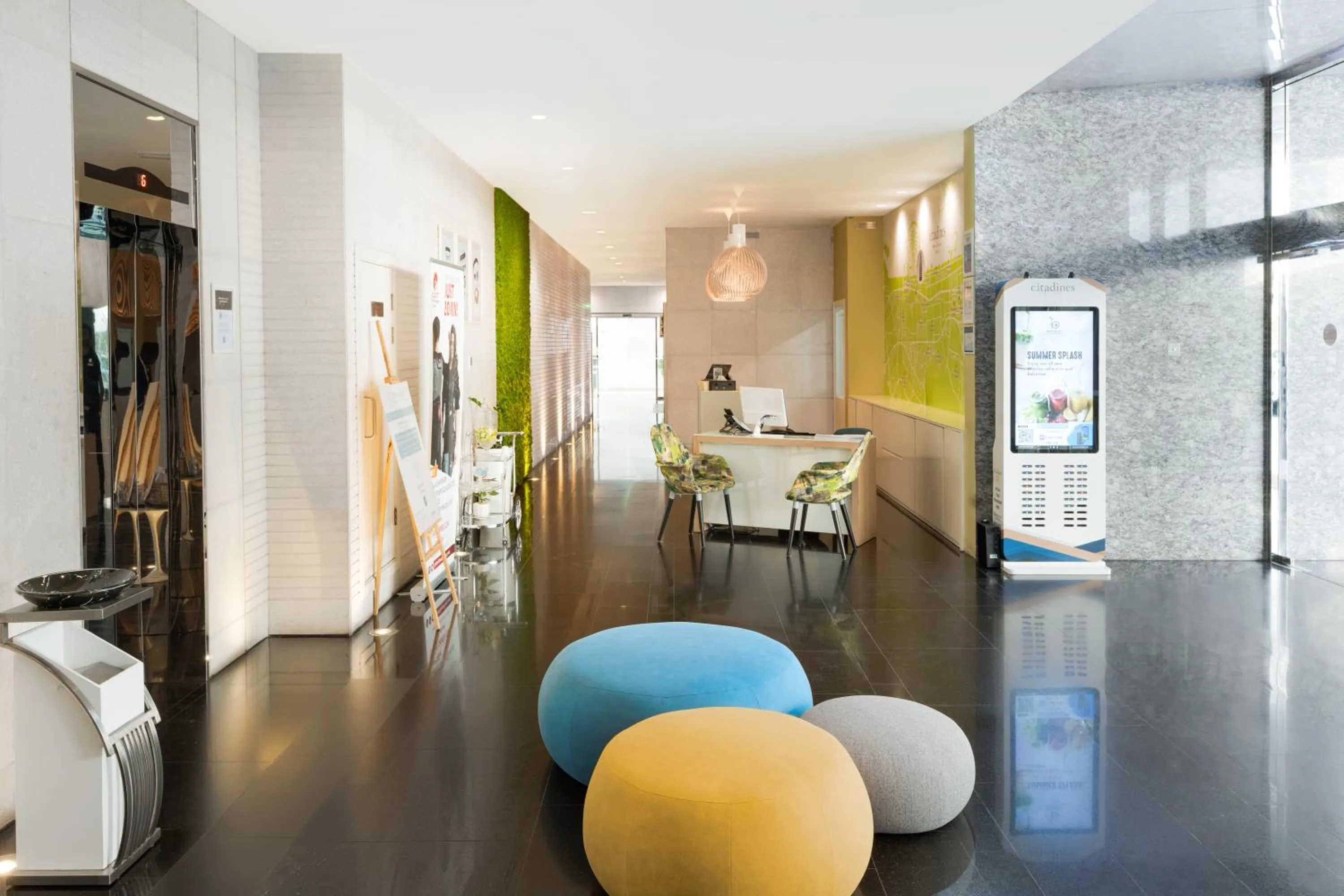 Lobby or reception in Citadines Metro Central Dubai