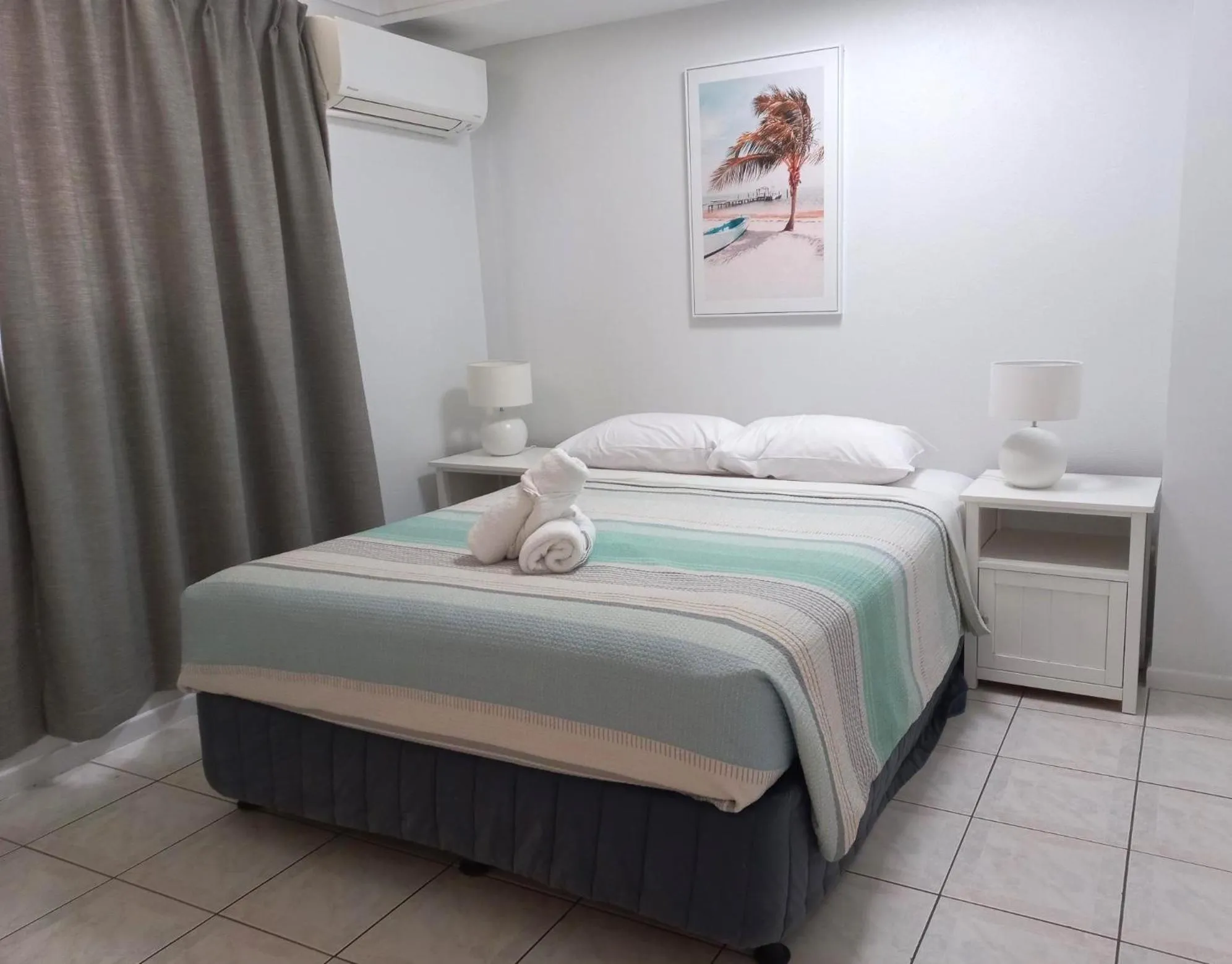 Bed in Palm Waters Holiday Villas