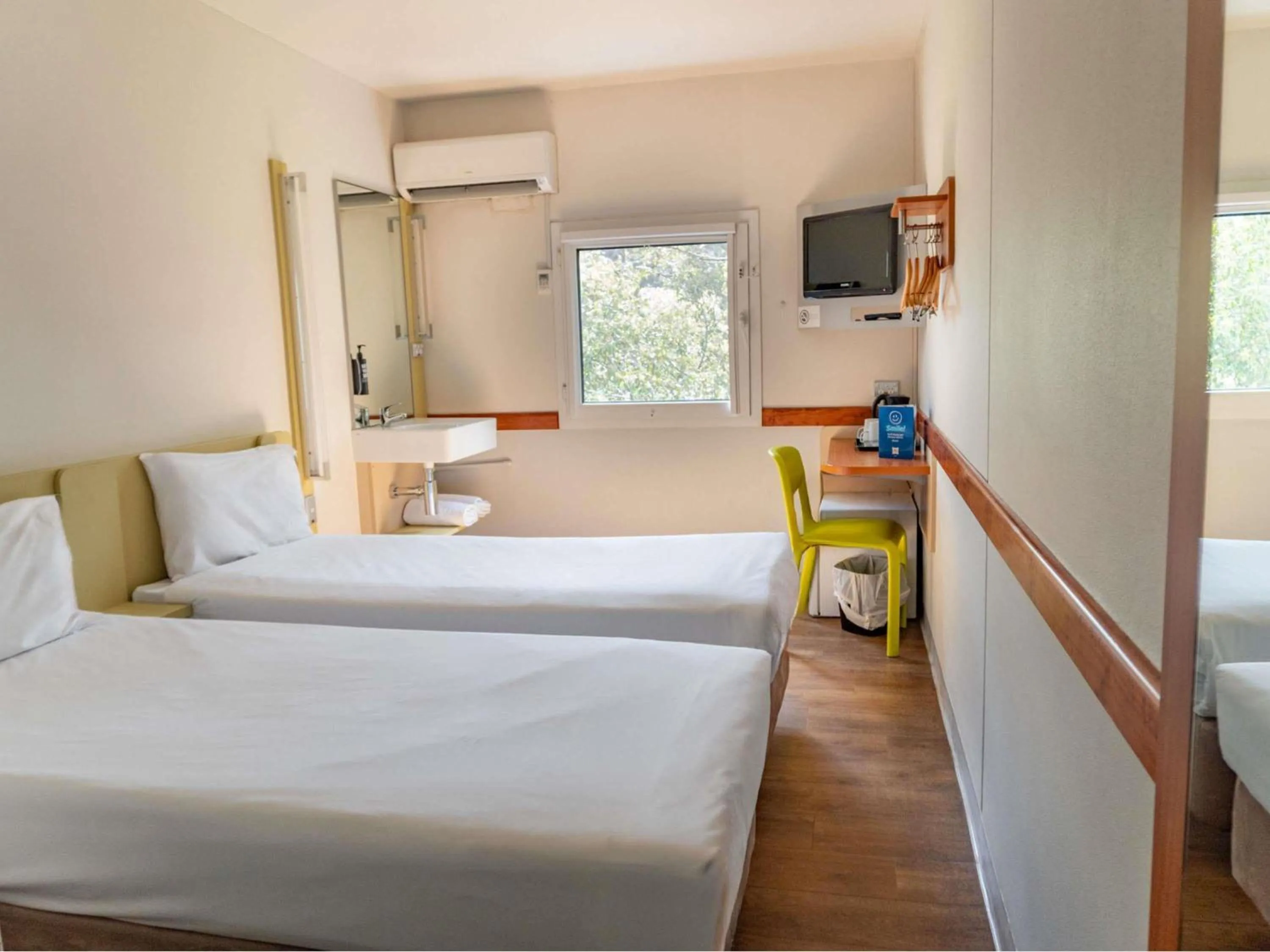 Bedroom, Bed in ibis Budget - Melbourne Airport