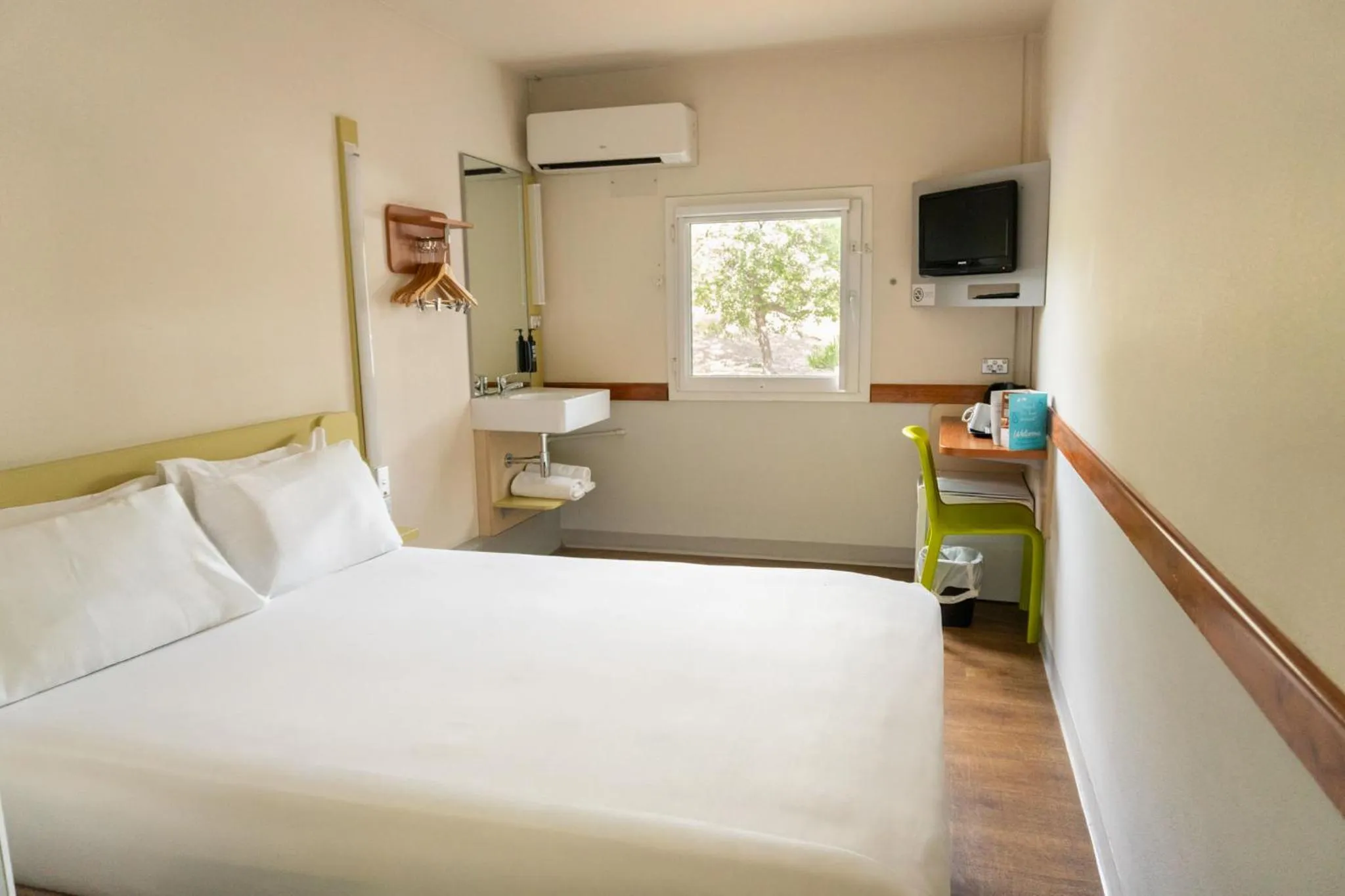 Bed in ibis Budget - Melbourne Airport