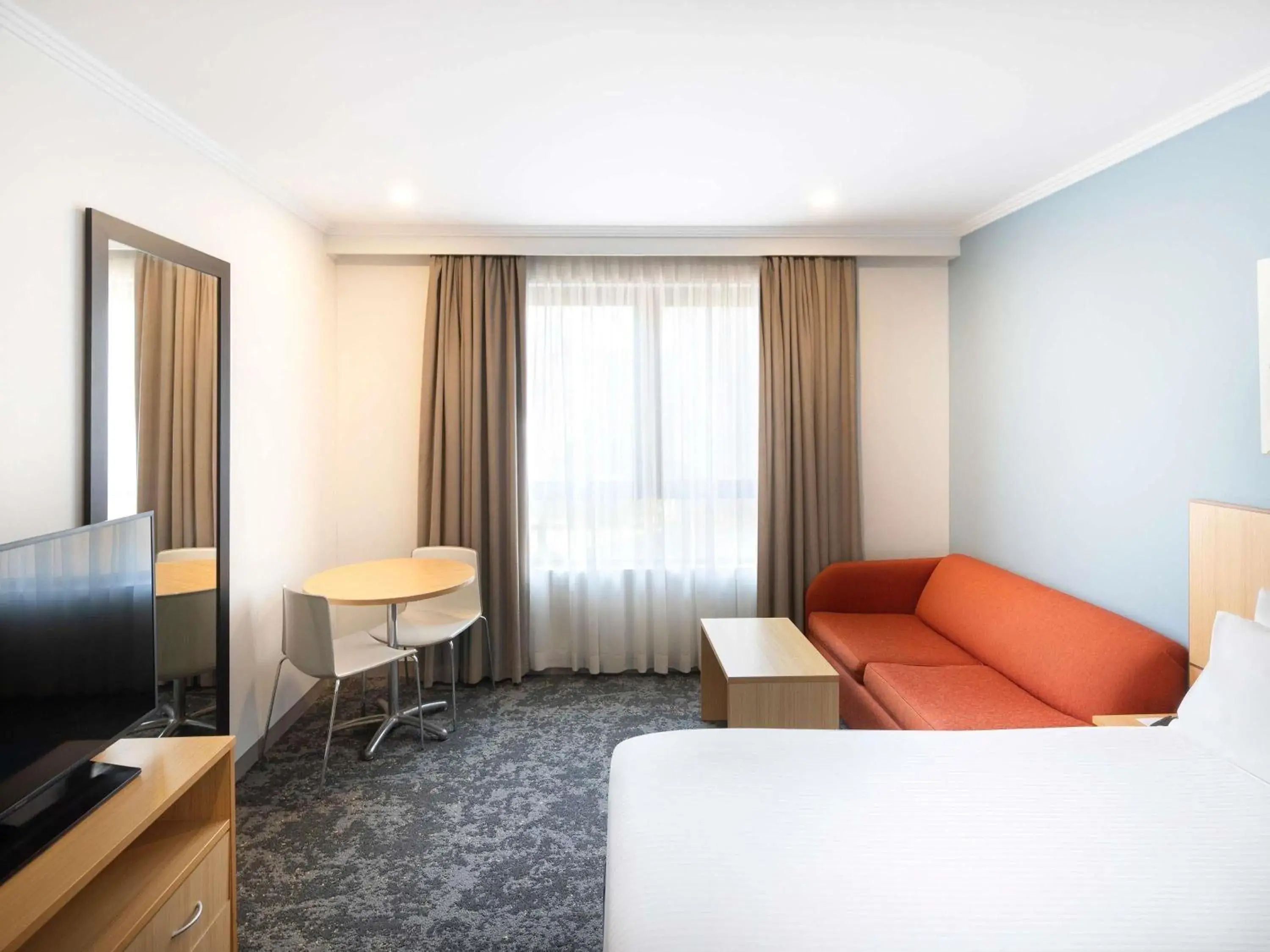 Superior Queen Room in Mercure Brisbane Garden City Superior Queen Room in Mercure Brisbane Garden City