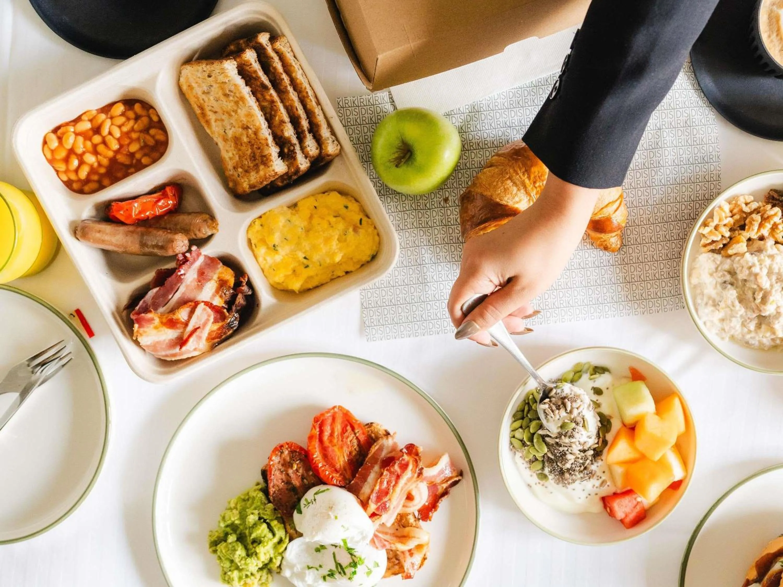 Breakfast in Mercure Brisbane Garden City