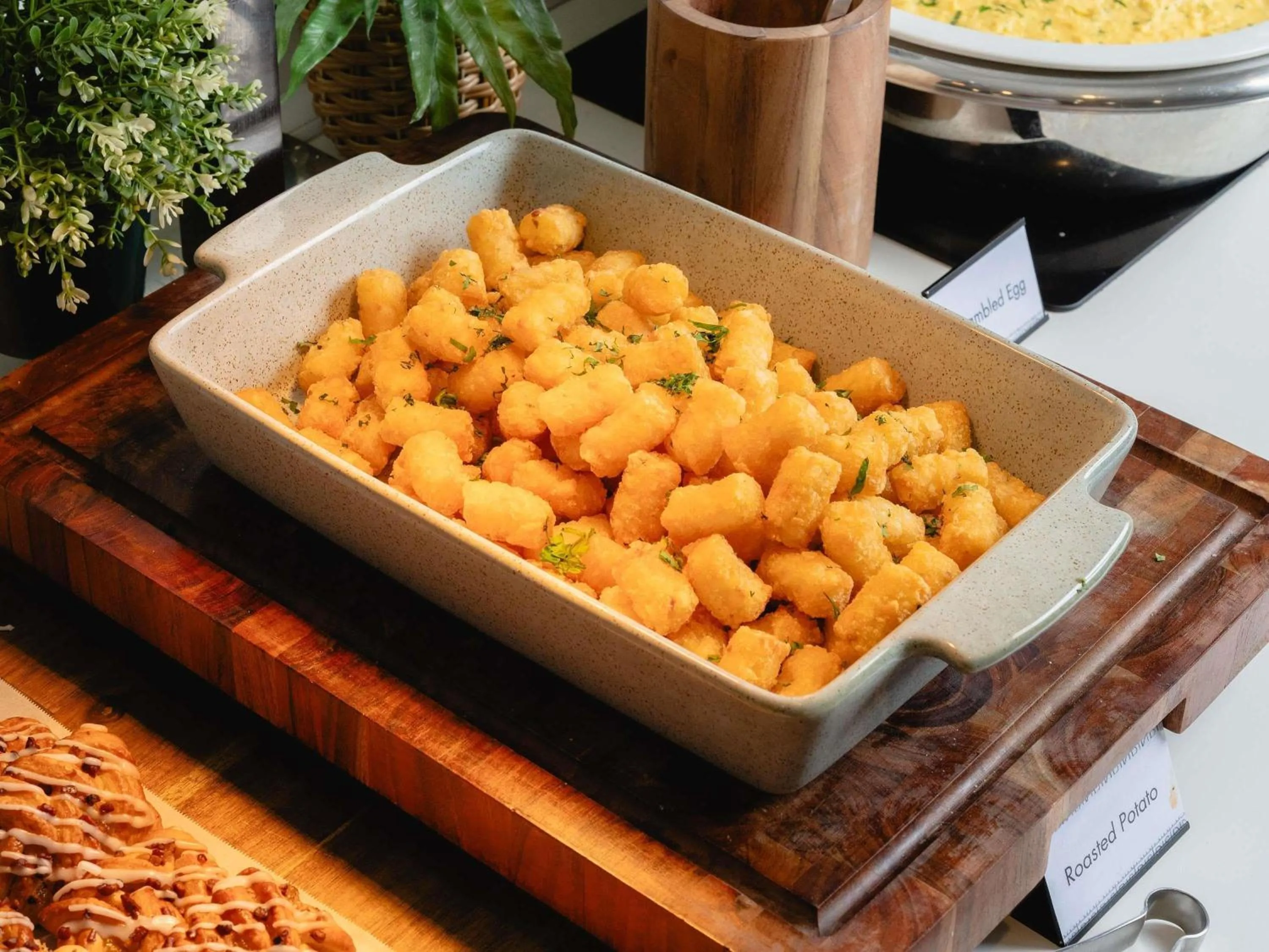 Breakfast in Mercure Brisbane Garden City