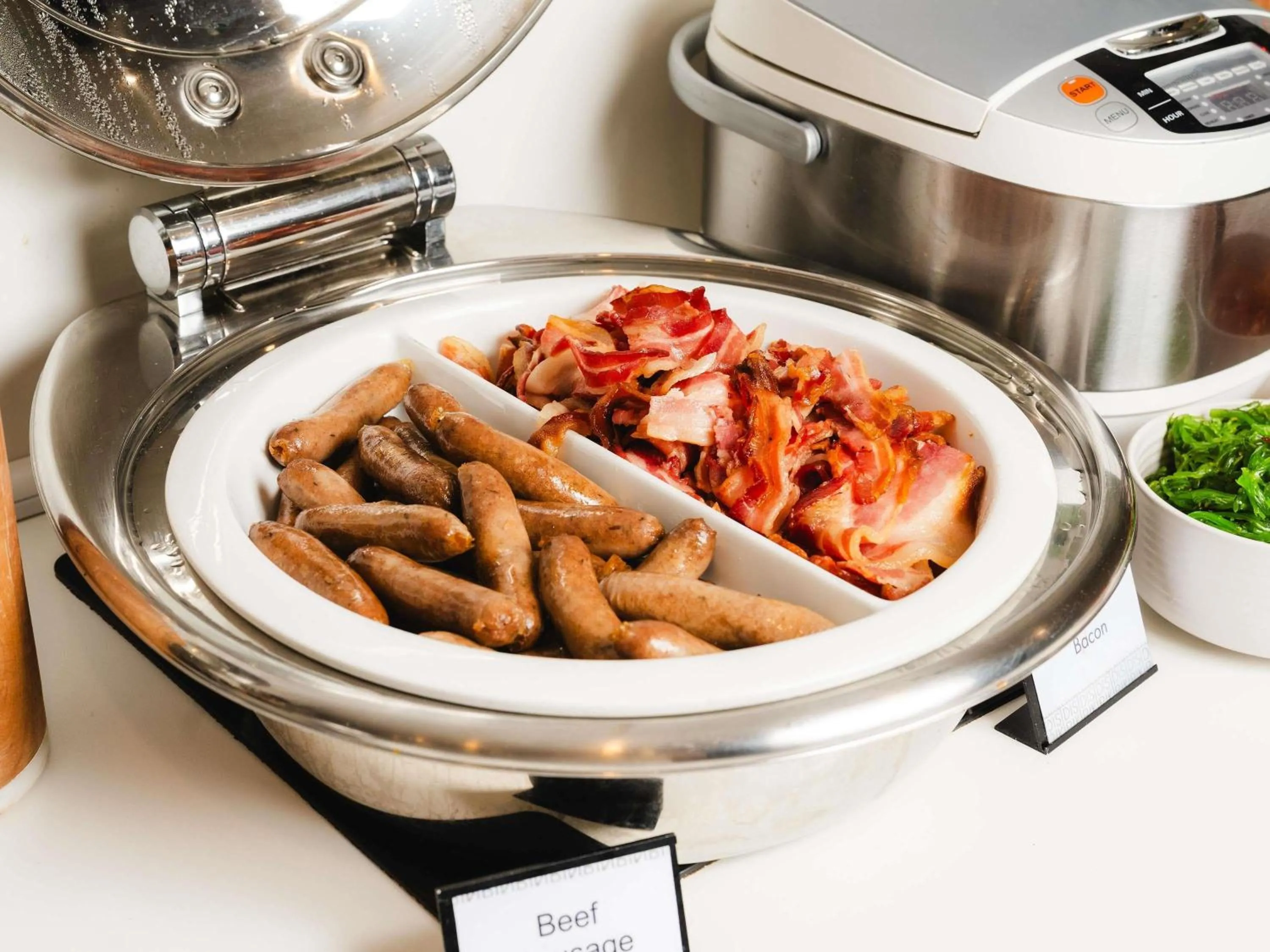 Breakfast in Mercure Brisbane Garden City