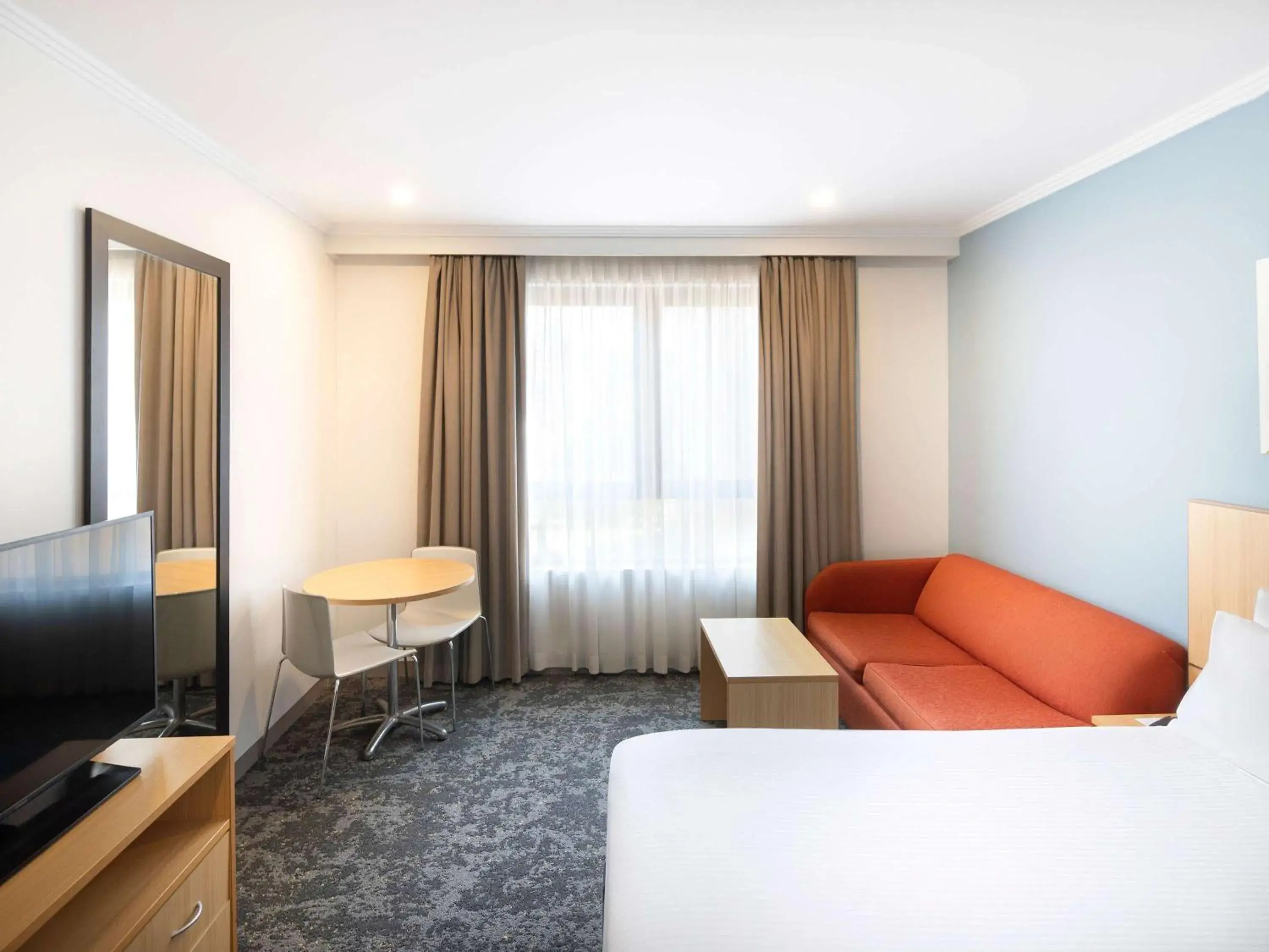 Superior King Room in Mercure Brisbane Garden City Superior King Room in Mercure Brisbane Garden City