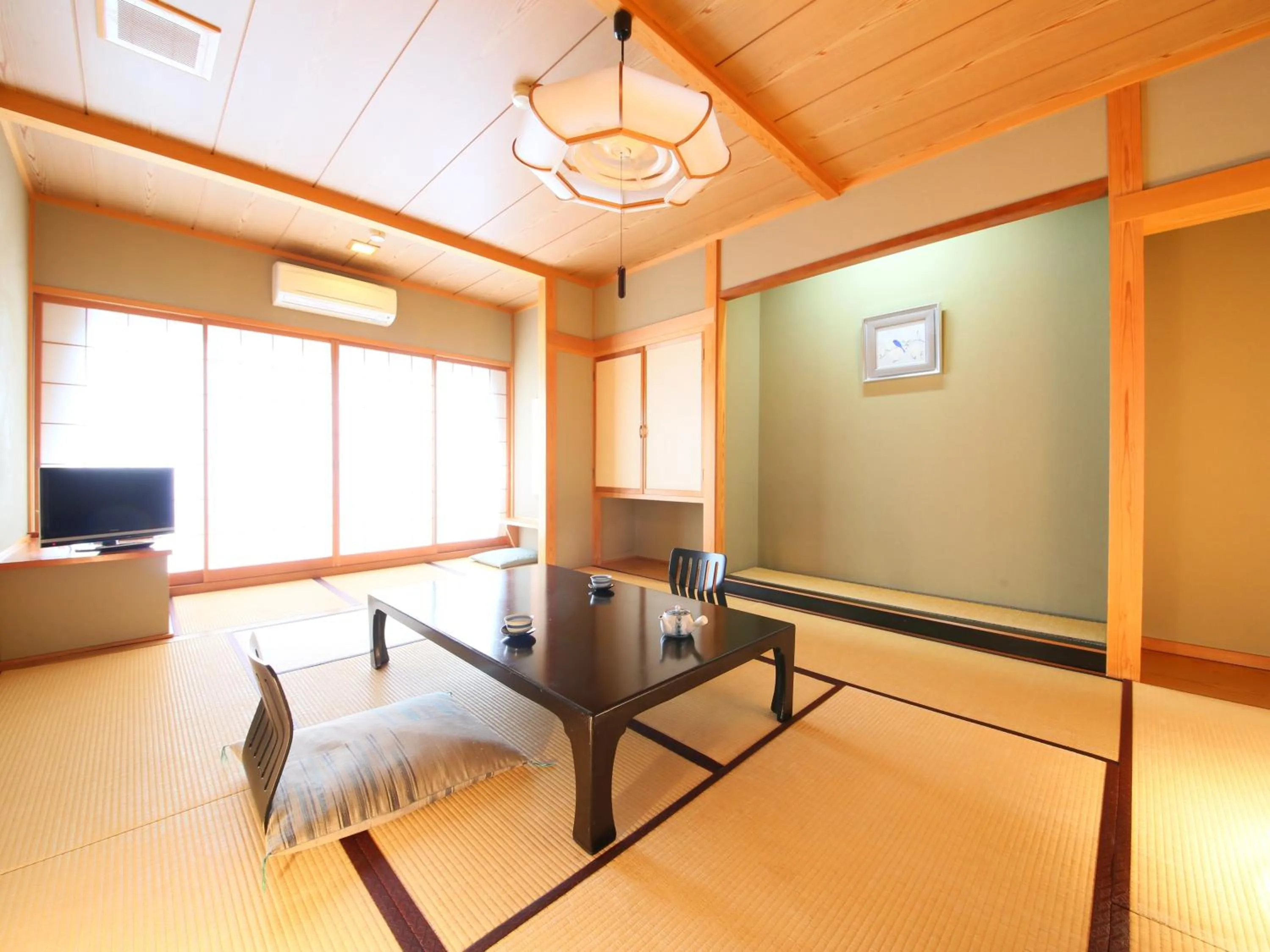 Photo of the whole room in Ogiwarakan