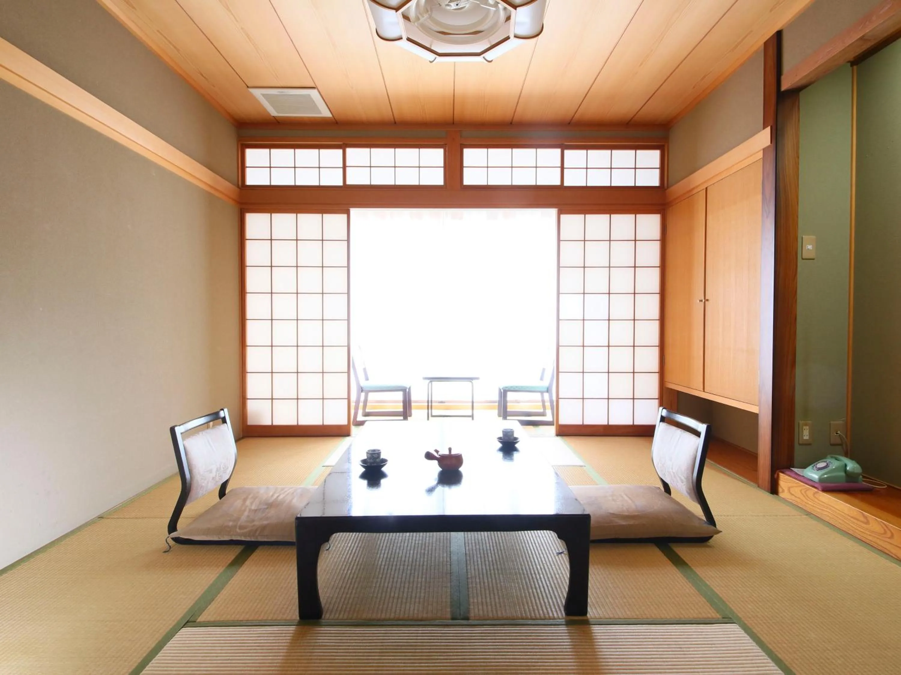 Photo of the whole room in Ogiwarakan