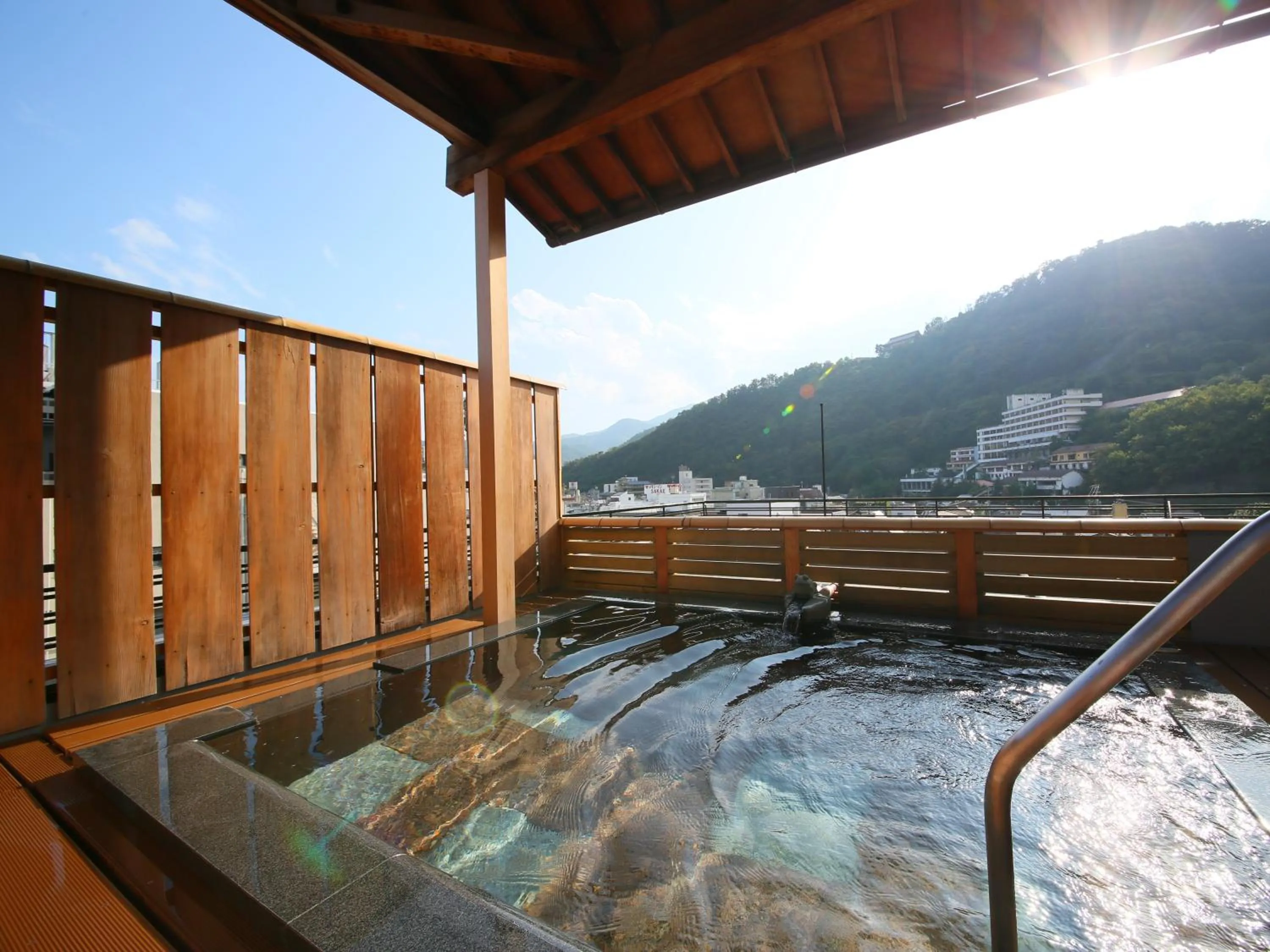 Hot Spring Bath in Ogiwarakan