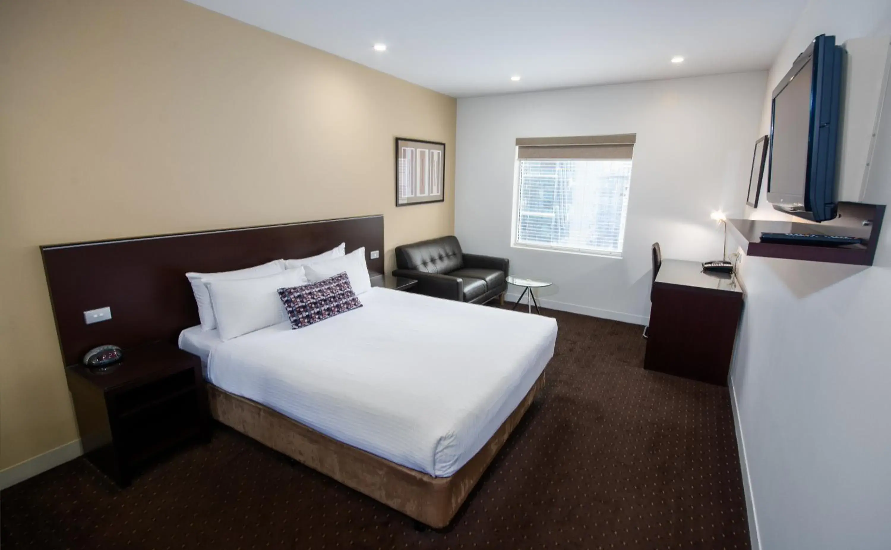 Double Room with City View in Atlantis Hotel Melbourne Double Room with City View in Atlantis Hotel Melbourne