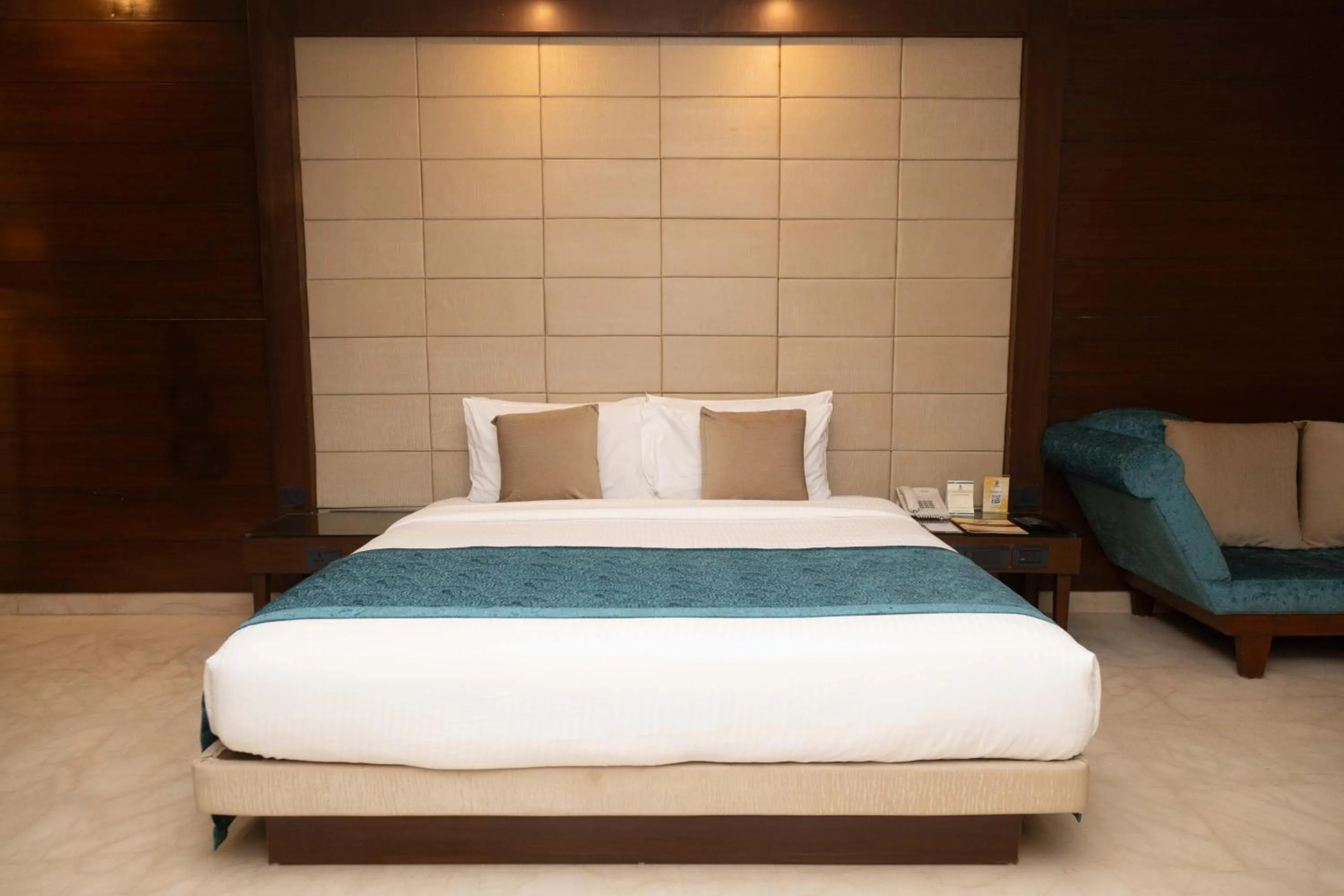 Bed in Hotel Madhuban
