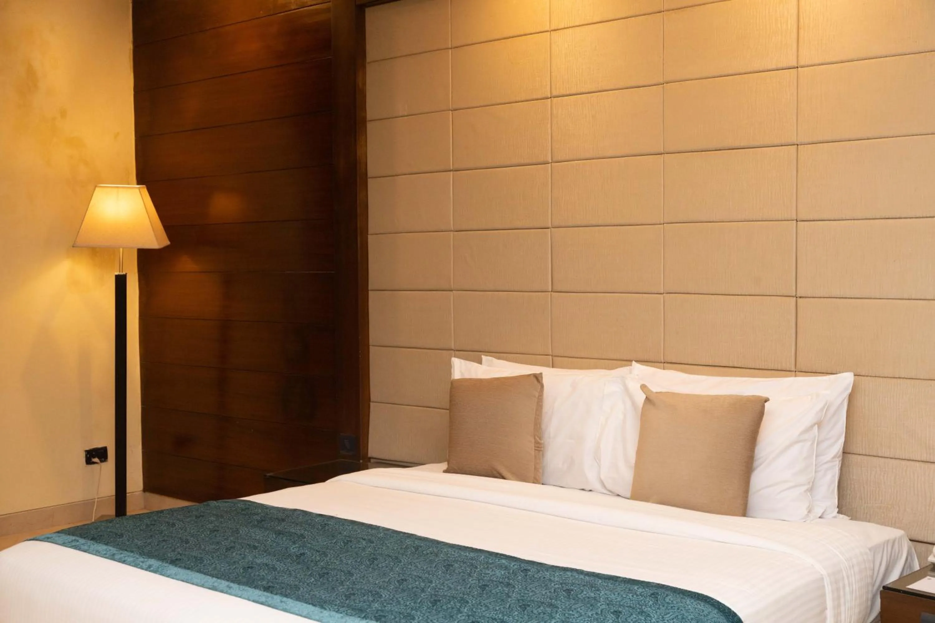 Bed in Hotel Madhuban