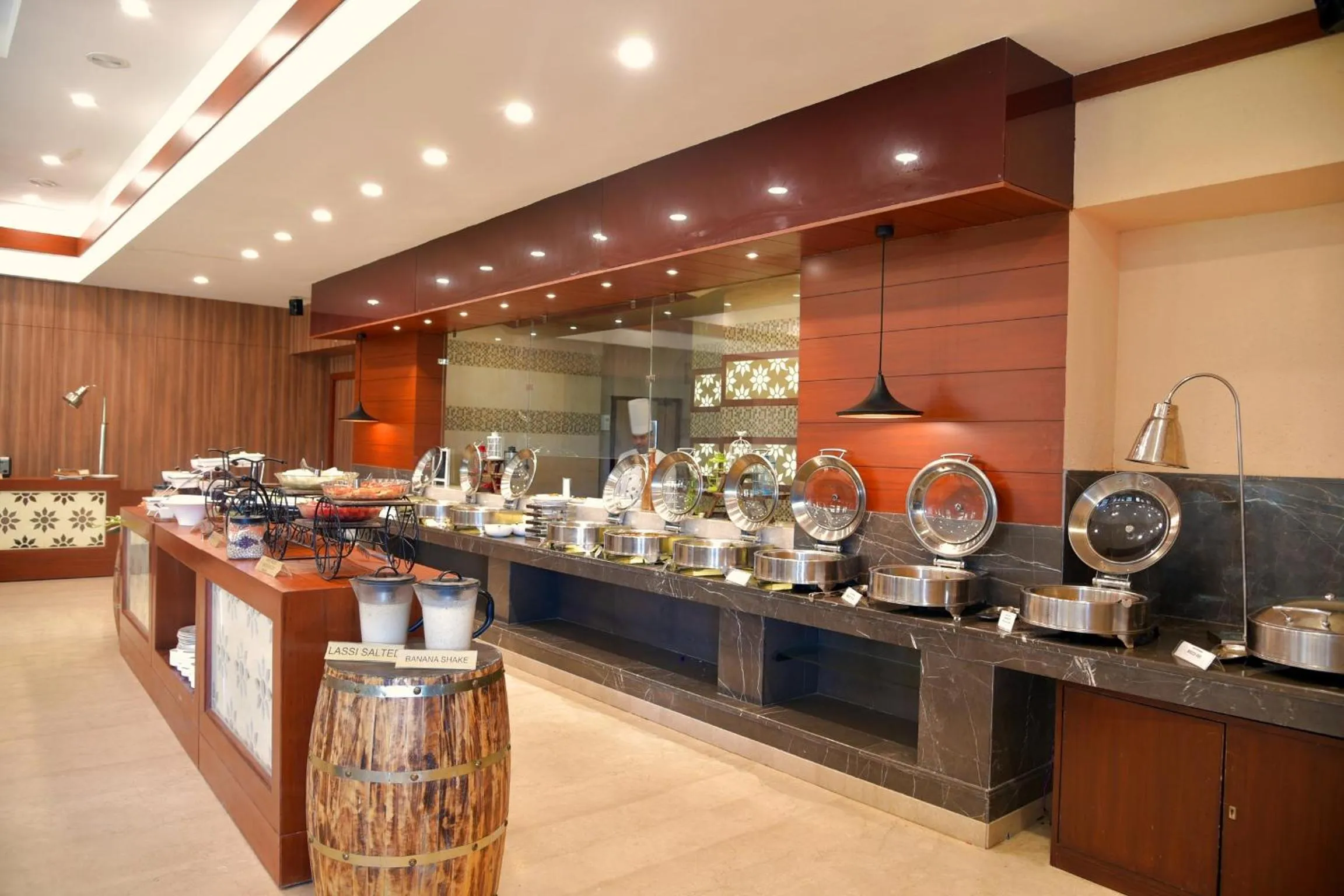 Restaurant/places to eat in Hotel Madhuban