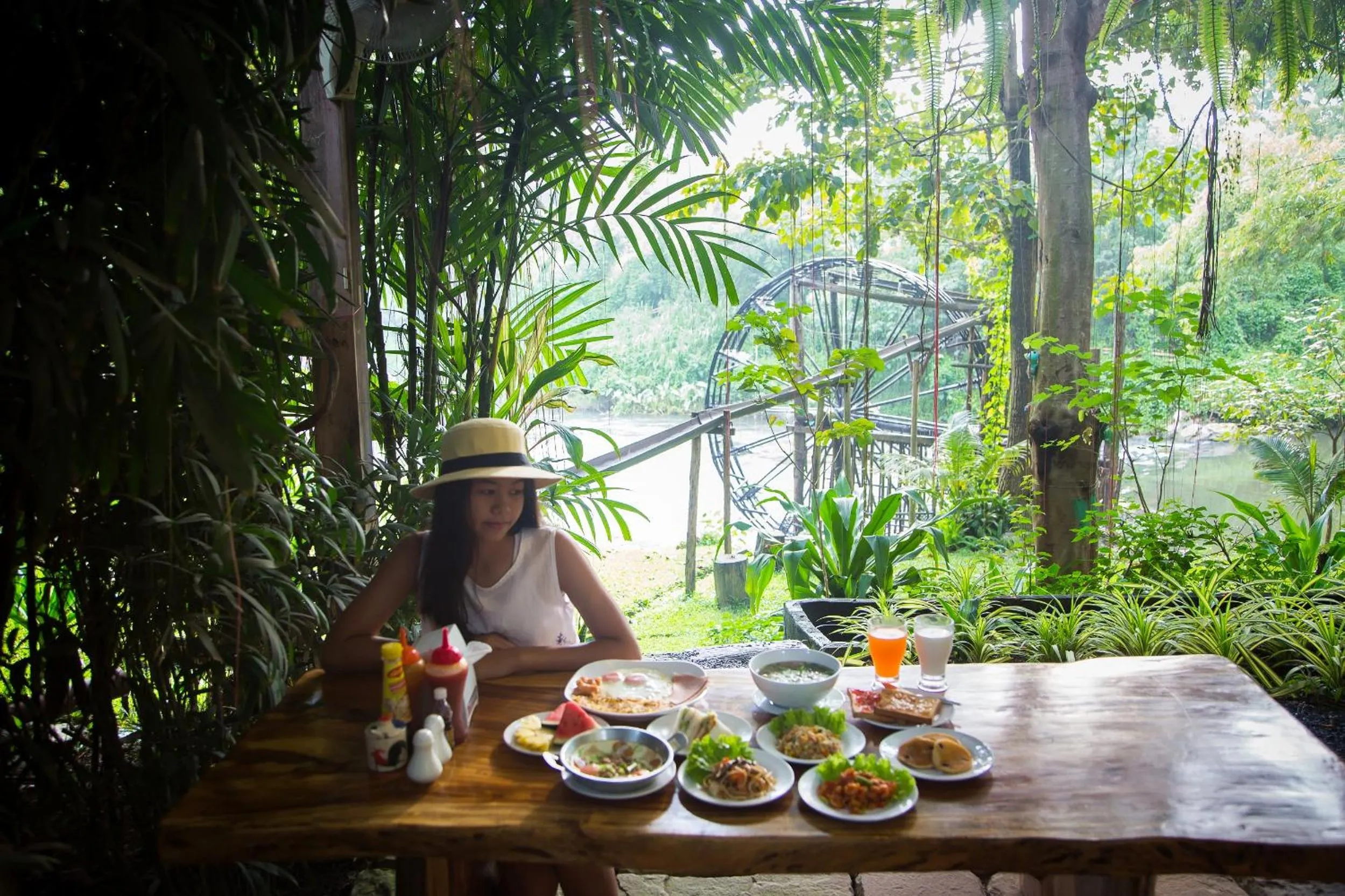 Restaurant/places to eat in Watermill Resort