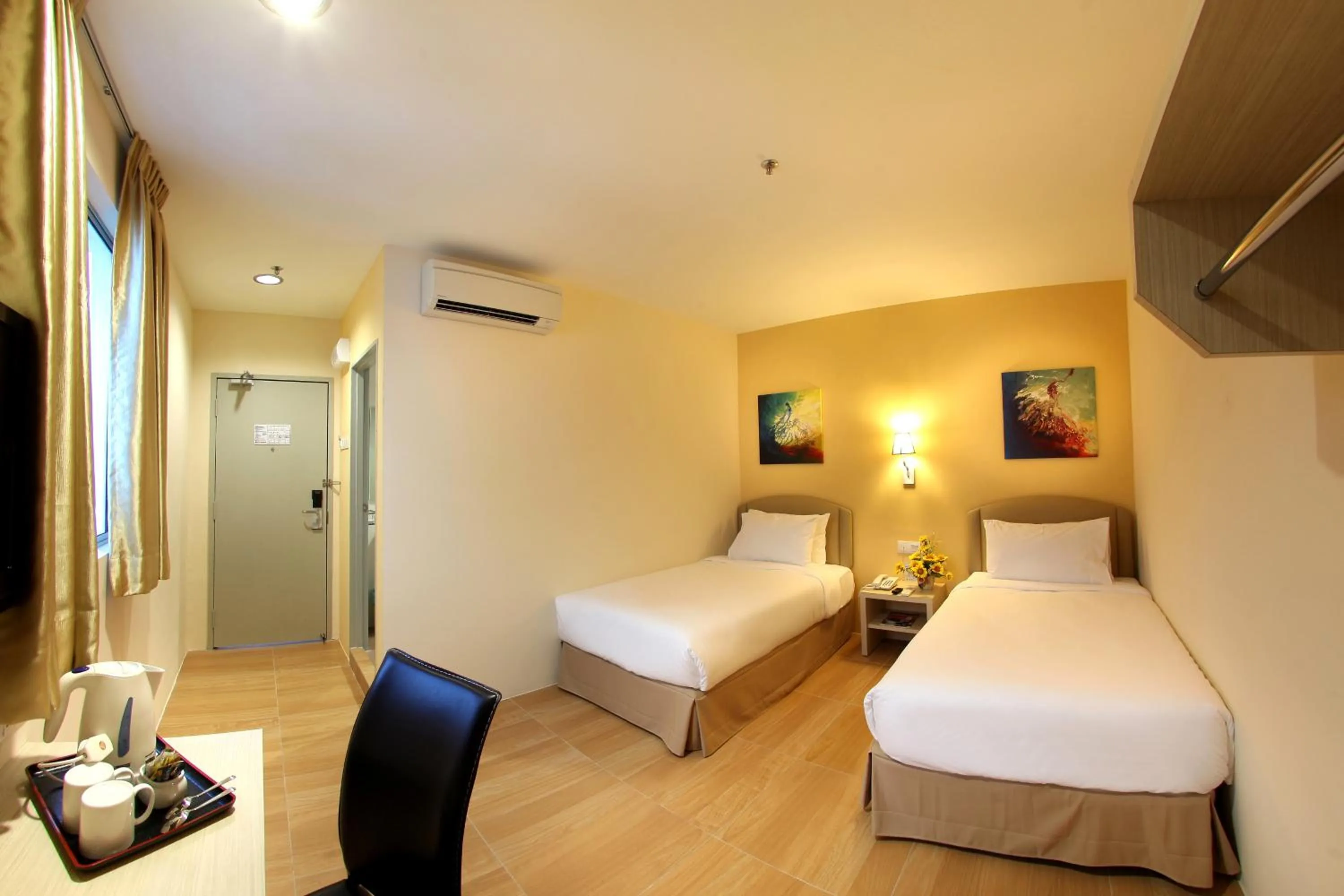 Photo of the whole room, Bed in Hotel Min Cott