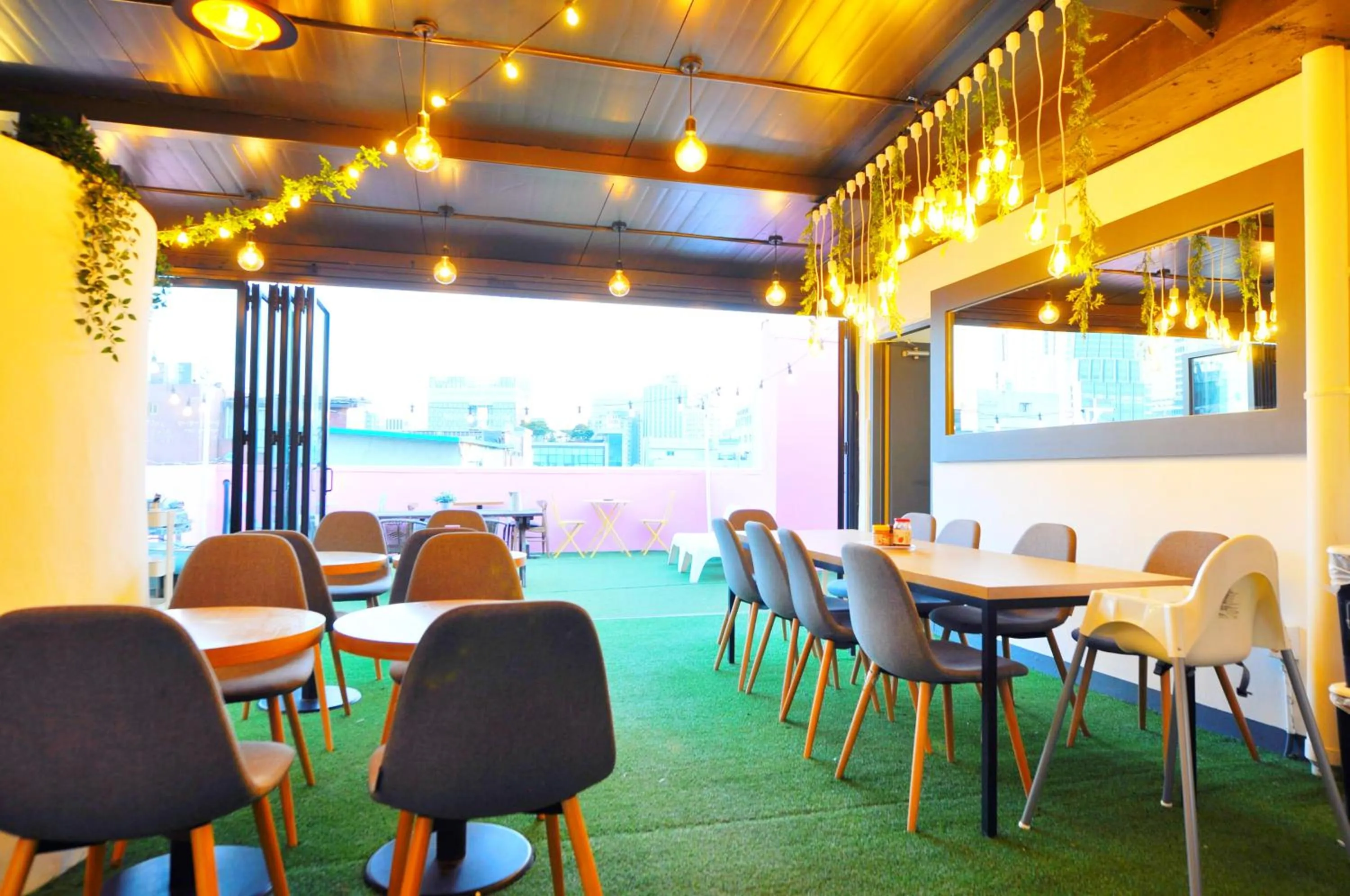 Restaurant/places to eat in OYO Hostel Dongdaemun1